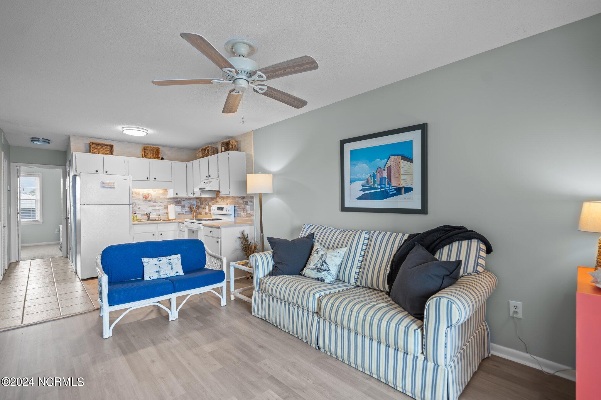 108 Lake Park Boulevard S, Unit 304