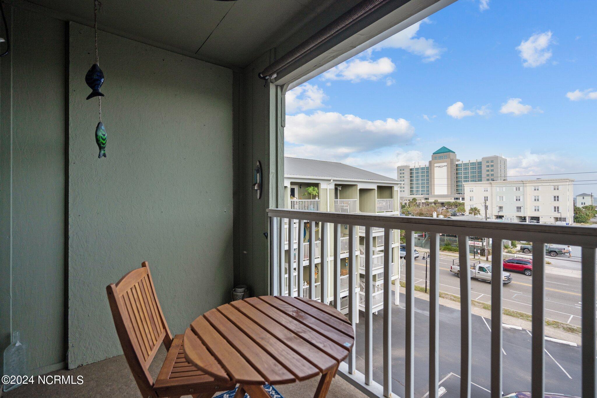 108 Lake Park Boulevard S, Unit 304