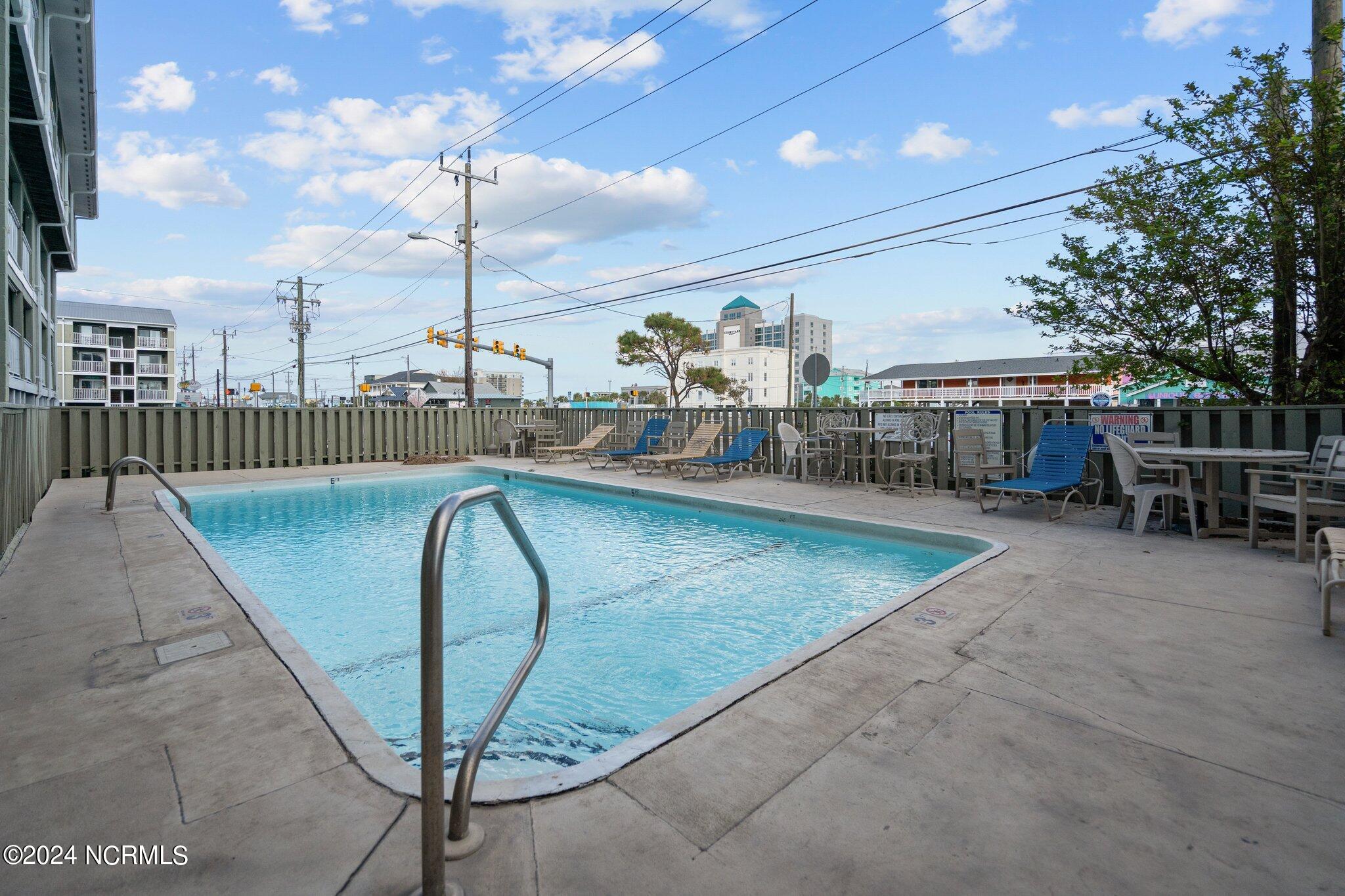 108 Lake Park Boulevard S, Unit 304