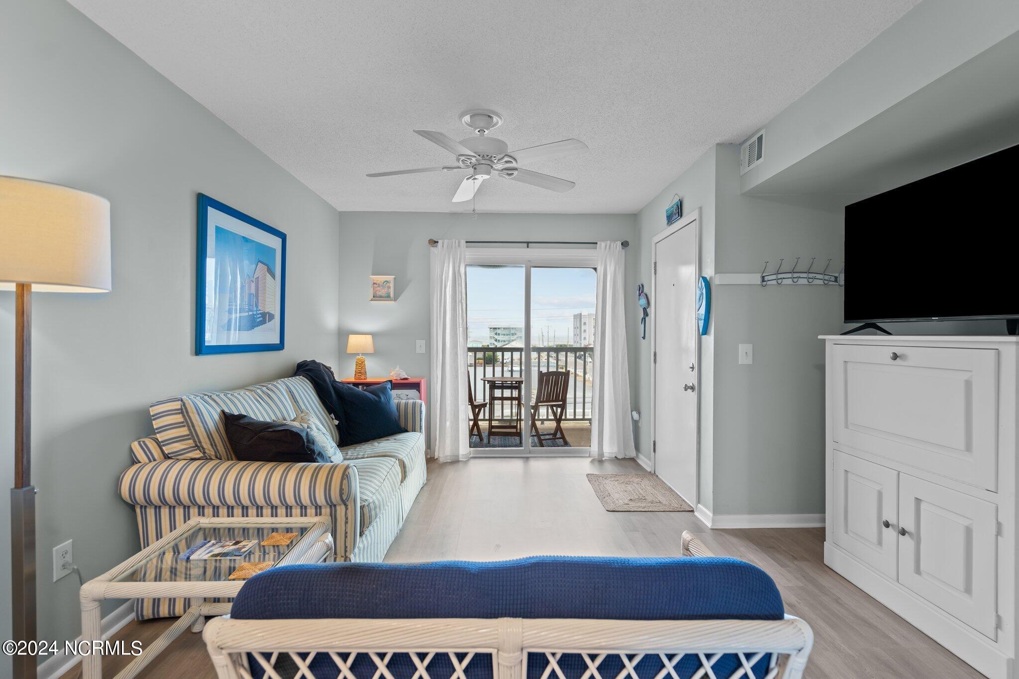 108 Lake Park Boulevard S, Unit 304