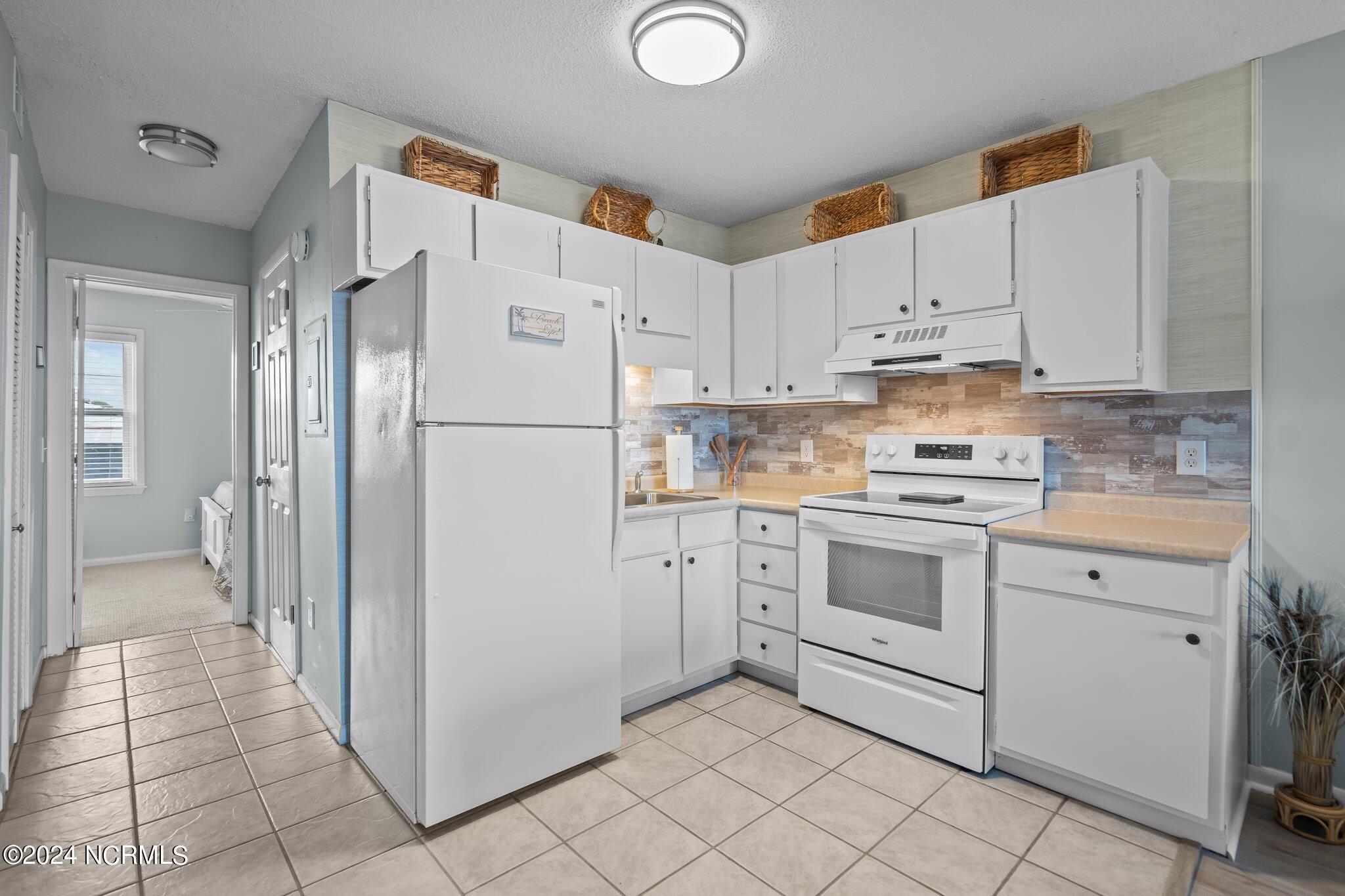 108 Lake Park Boulevard S, Unit 304