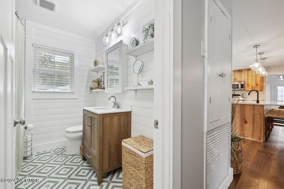 136 Shorewood Hills Drive