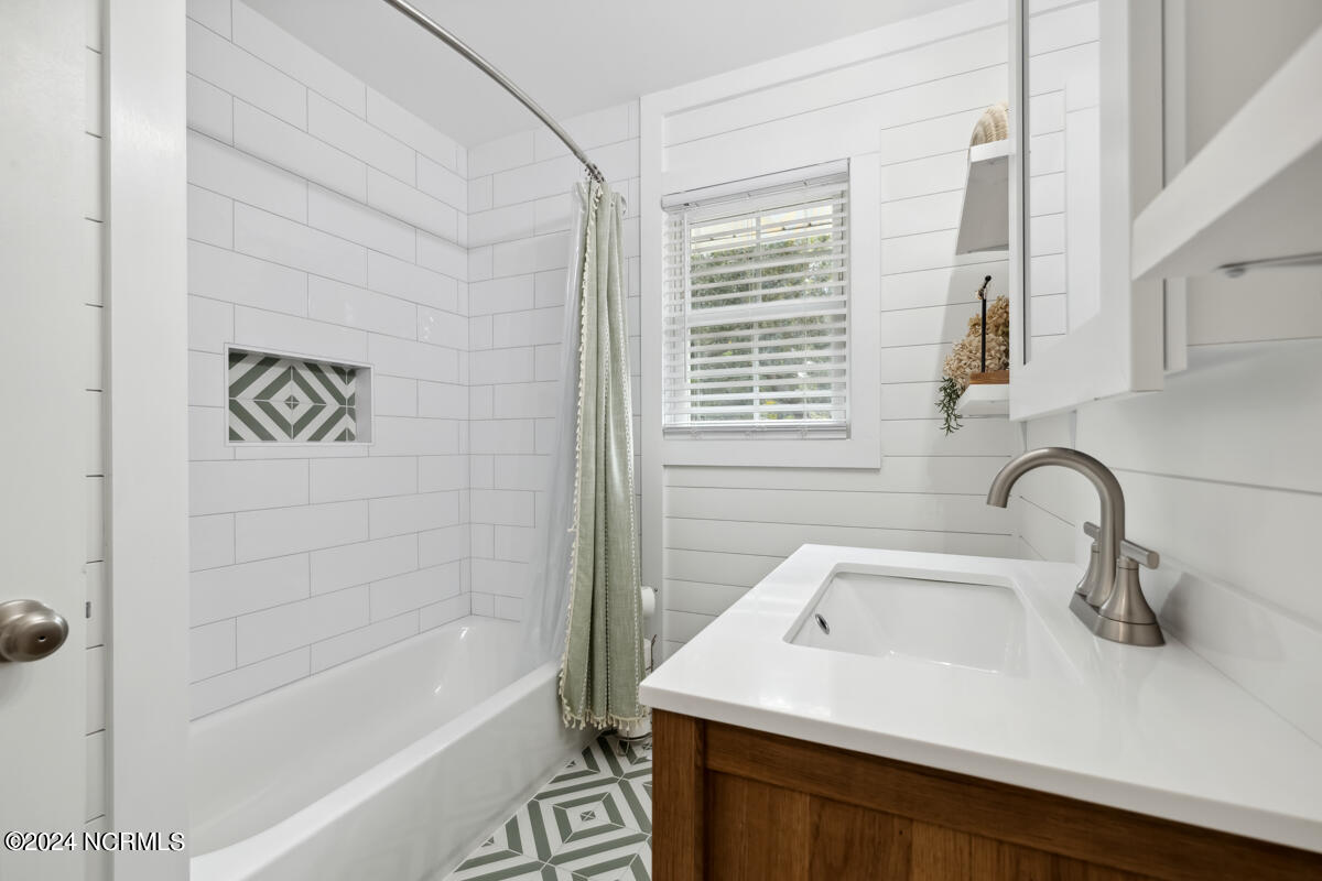 136 Shorewood Hills Drive