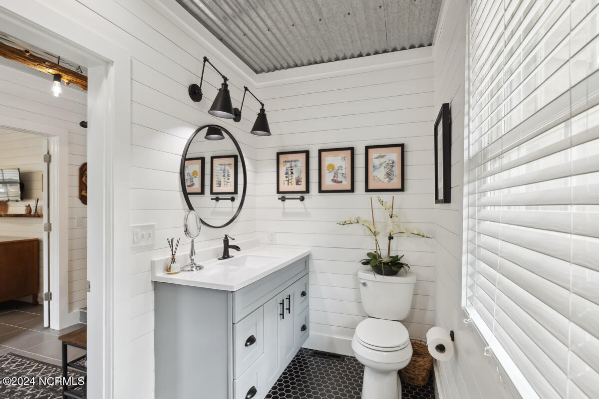 136 Shorewood Hills Drive