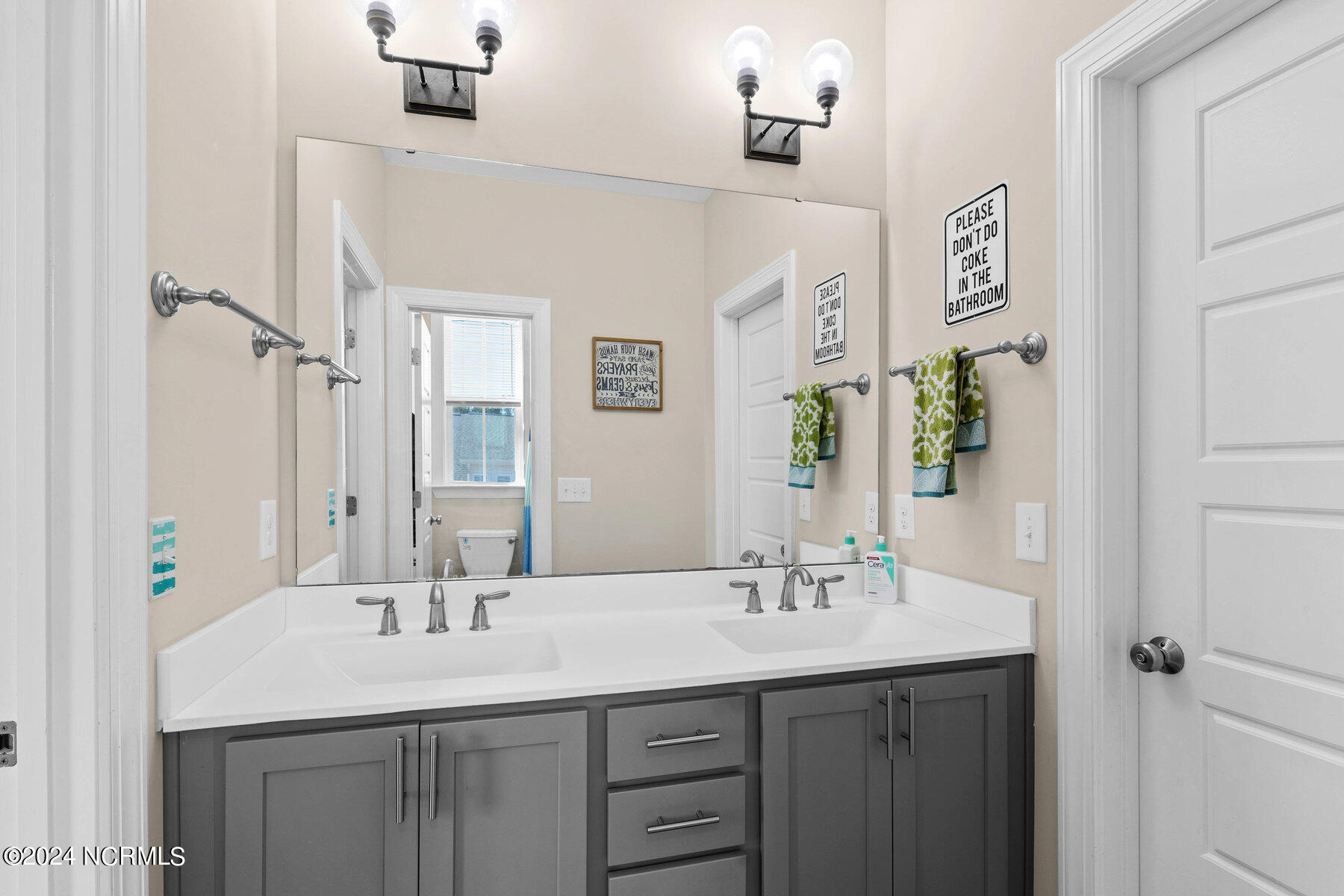 31 E Shooting Star Lane