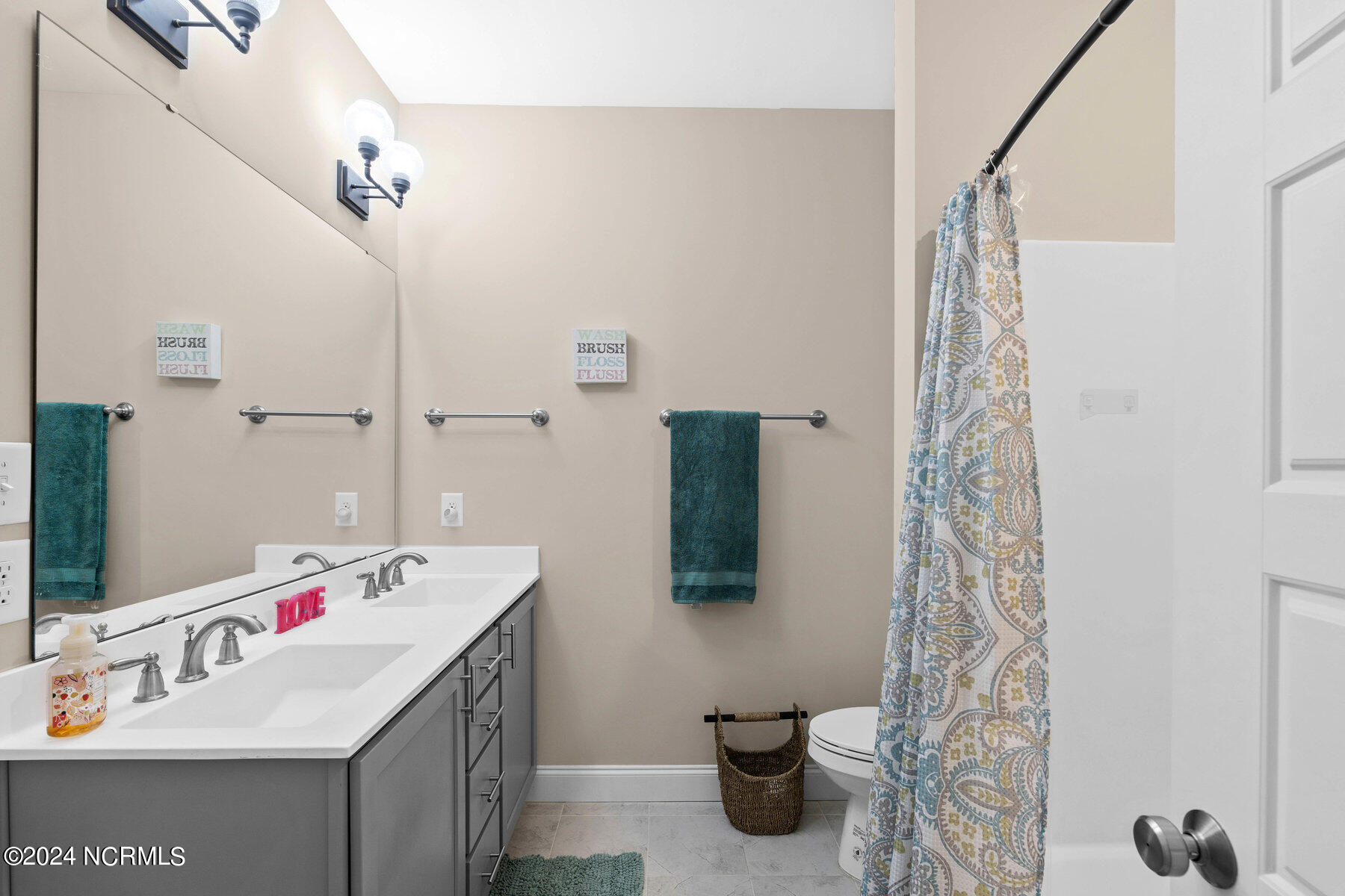 31 E Shooting Star Lane