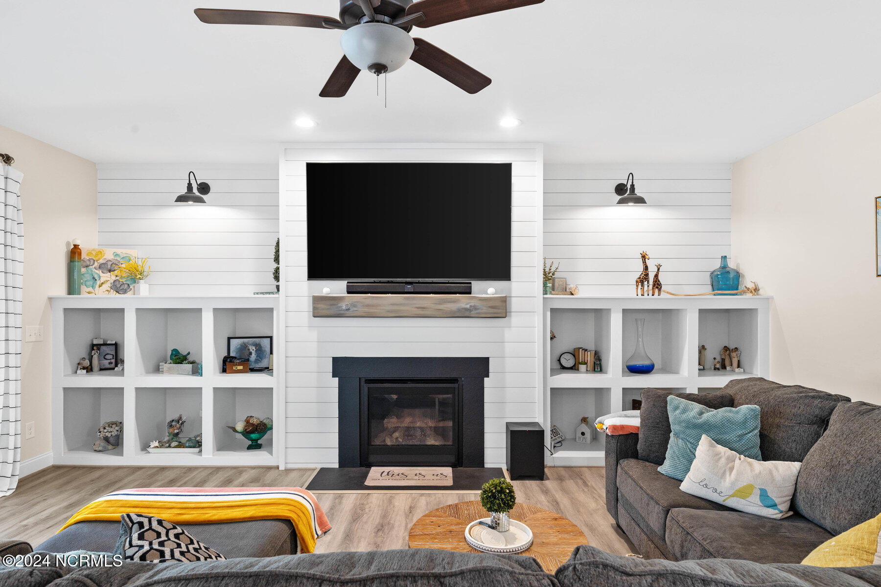 31 E Shooting Star Lane