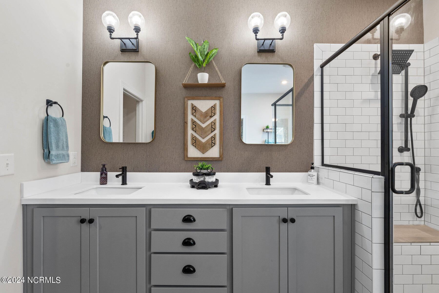 31 E Shooting Star Lane