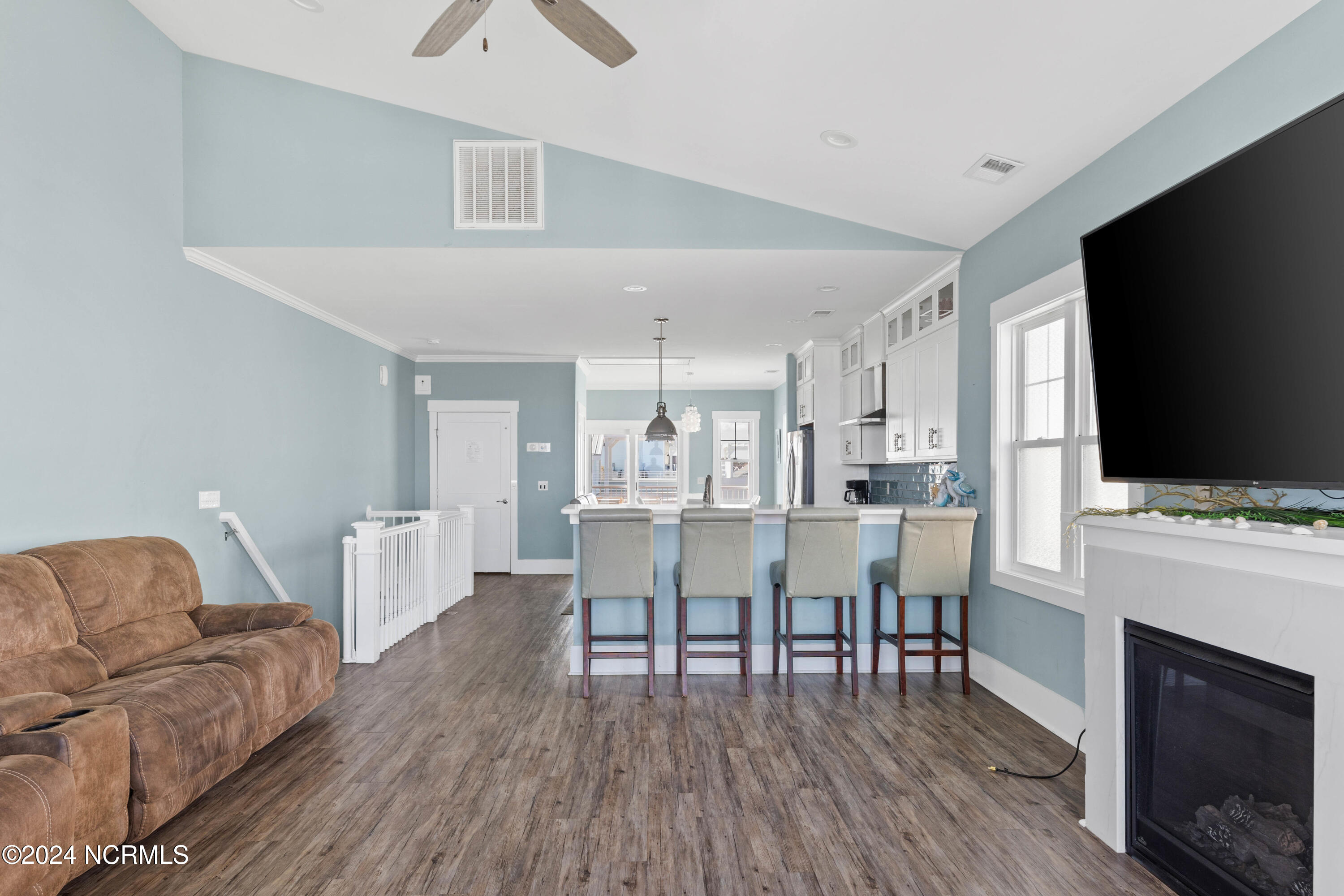 409 Carolina Beach Avenue N 2