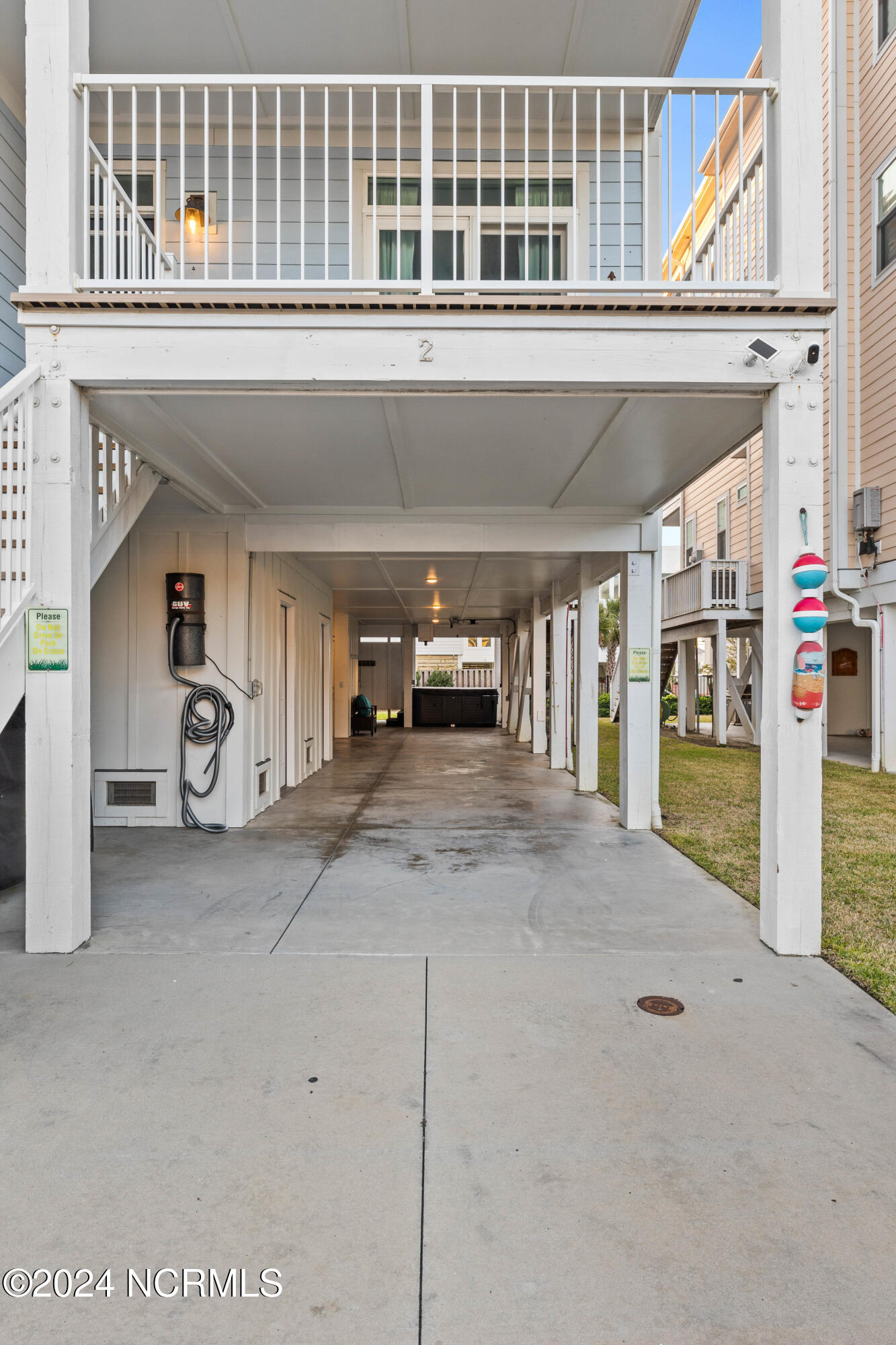 409 Carolina Beach Avenue N 2