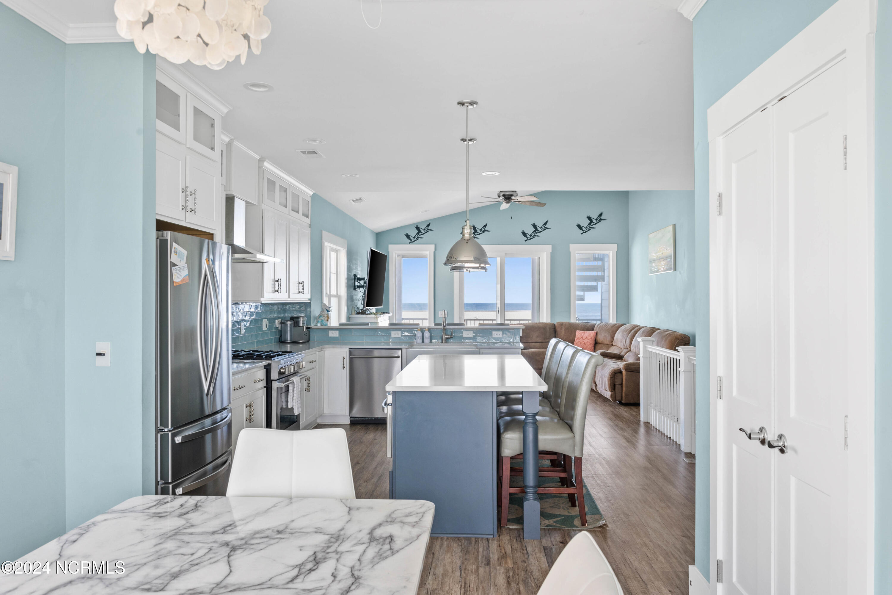 409 Carolina Beach Avenue N 2