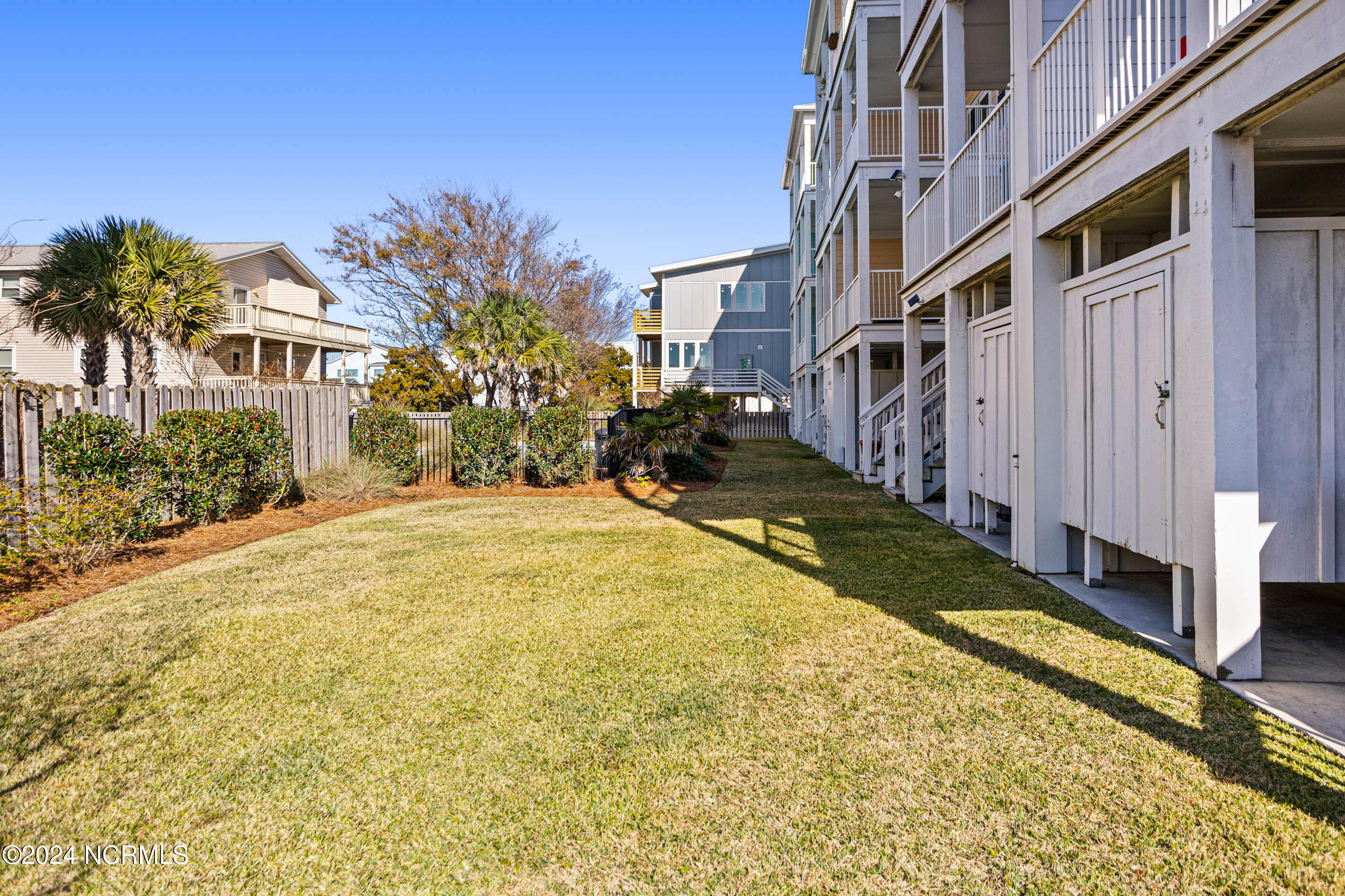 409 Carolina Beach Avenue N 2