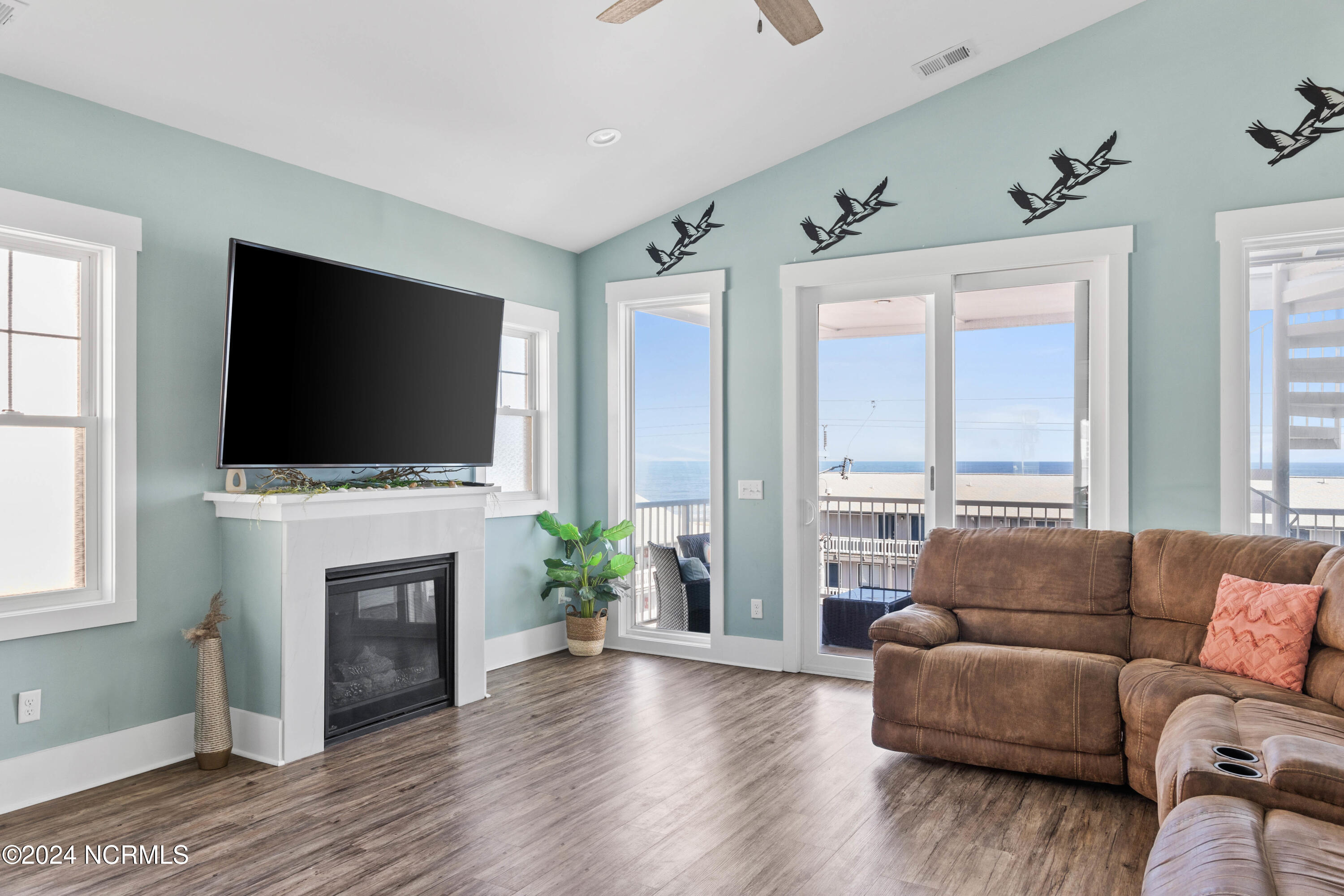 409 Carolina Beach Avenue N 2