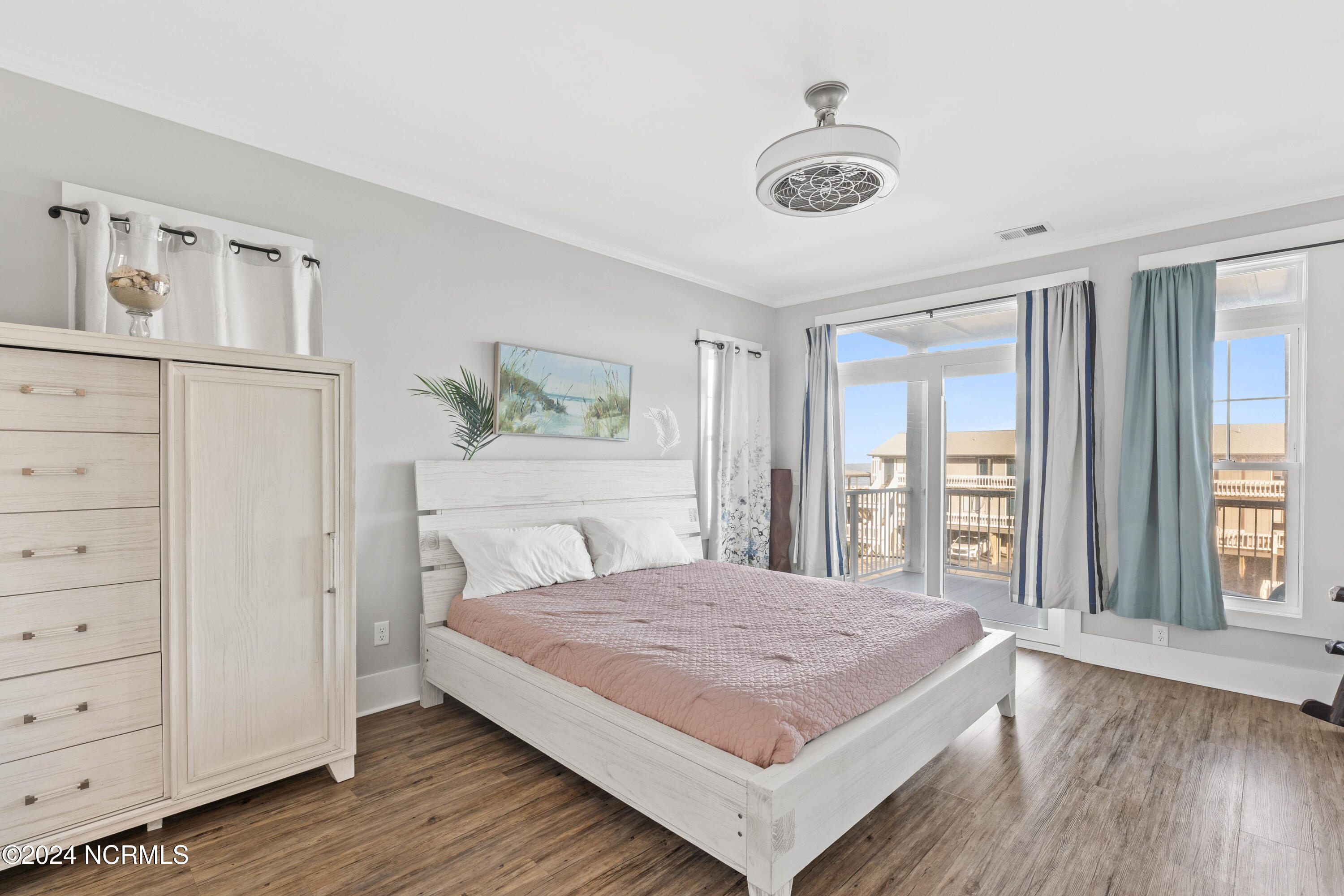 409 Carolina Beach Avenue N 2