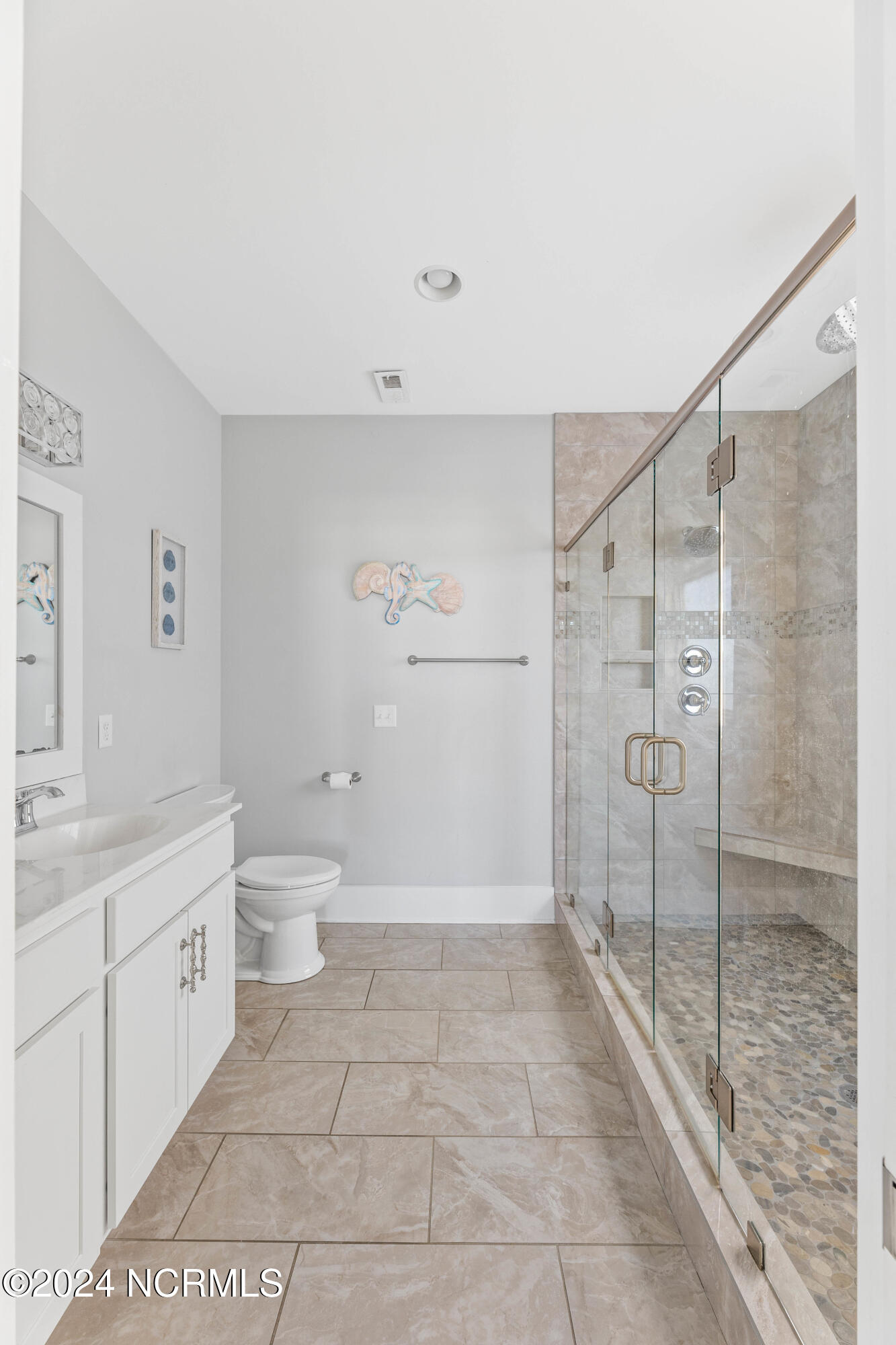 409 Carolina Beach Avenue N 2