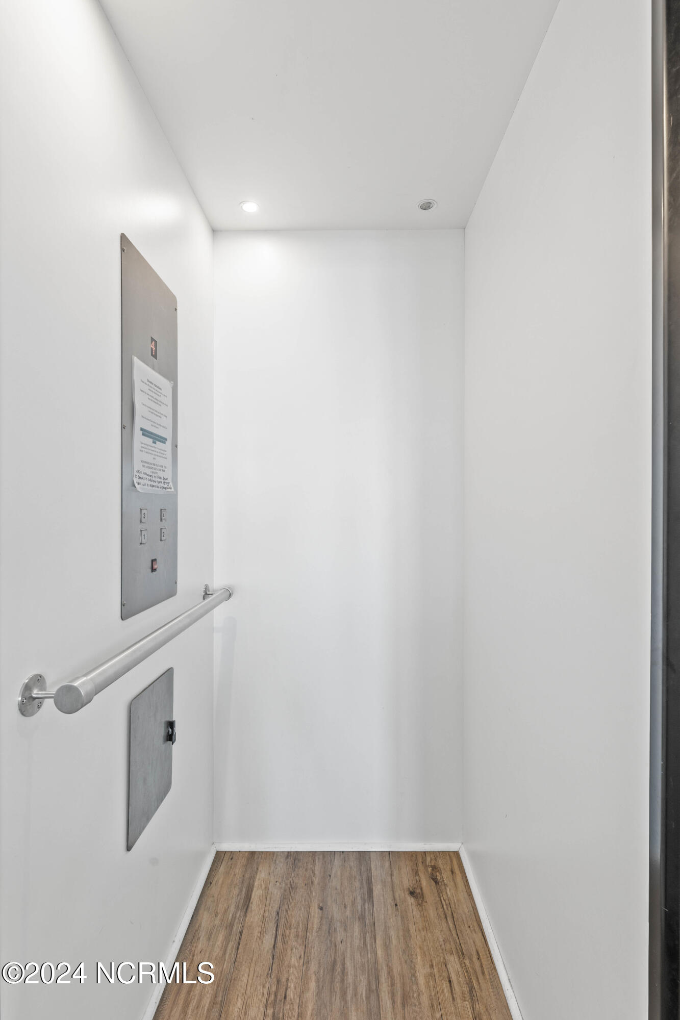 409 Carolina Beach Avenue N 2