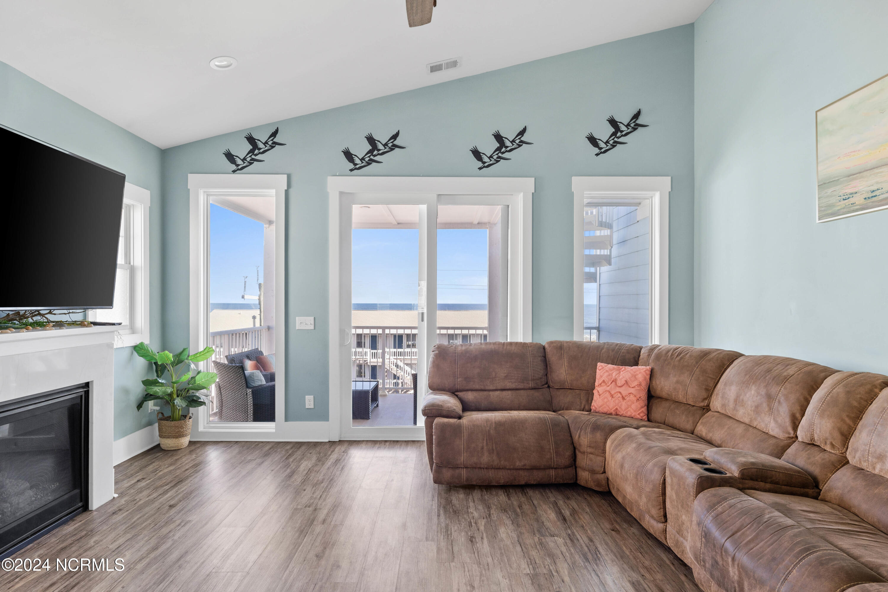 409 Carolina Beach Avenue N 2