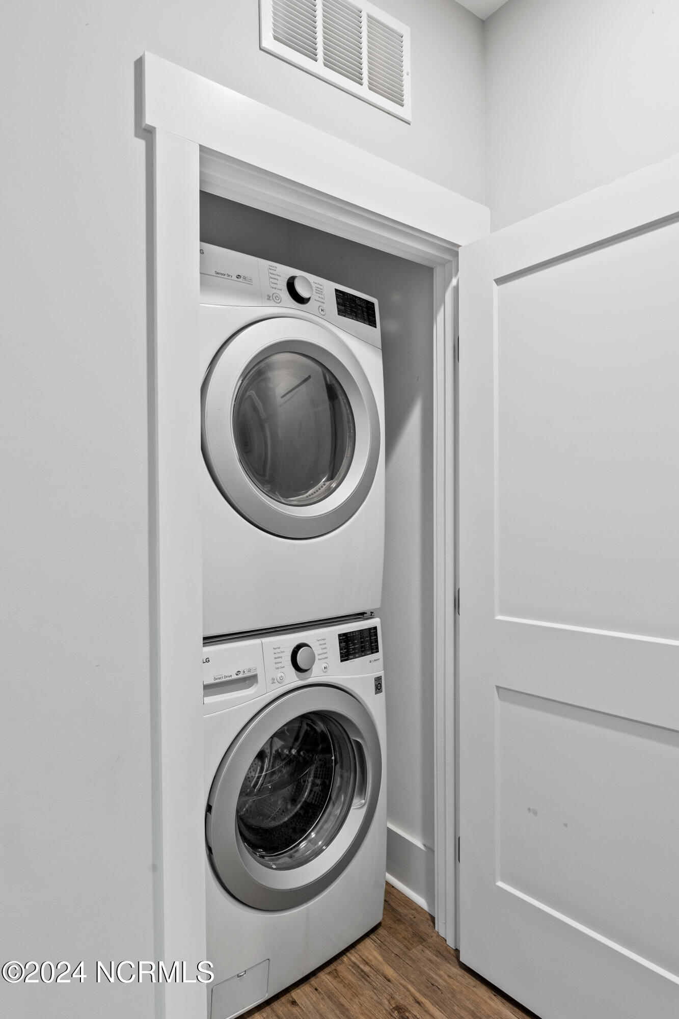 409 Carolina Beach Avenue N 2