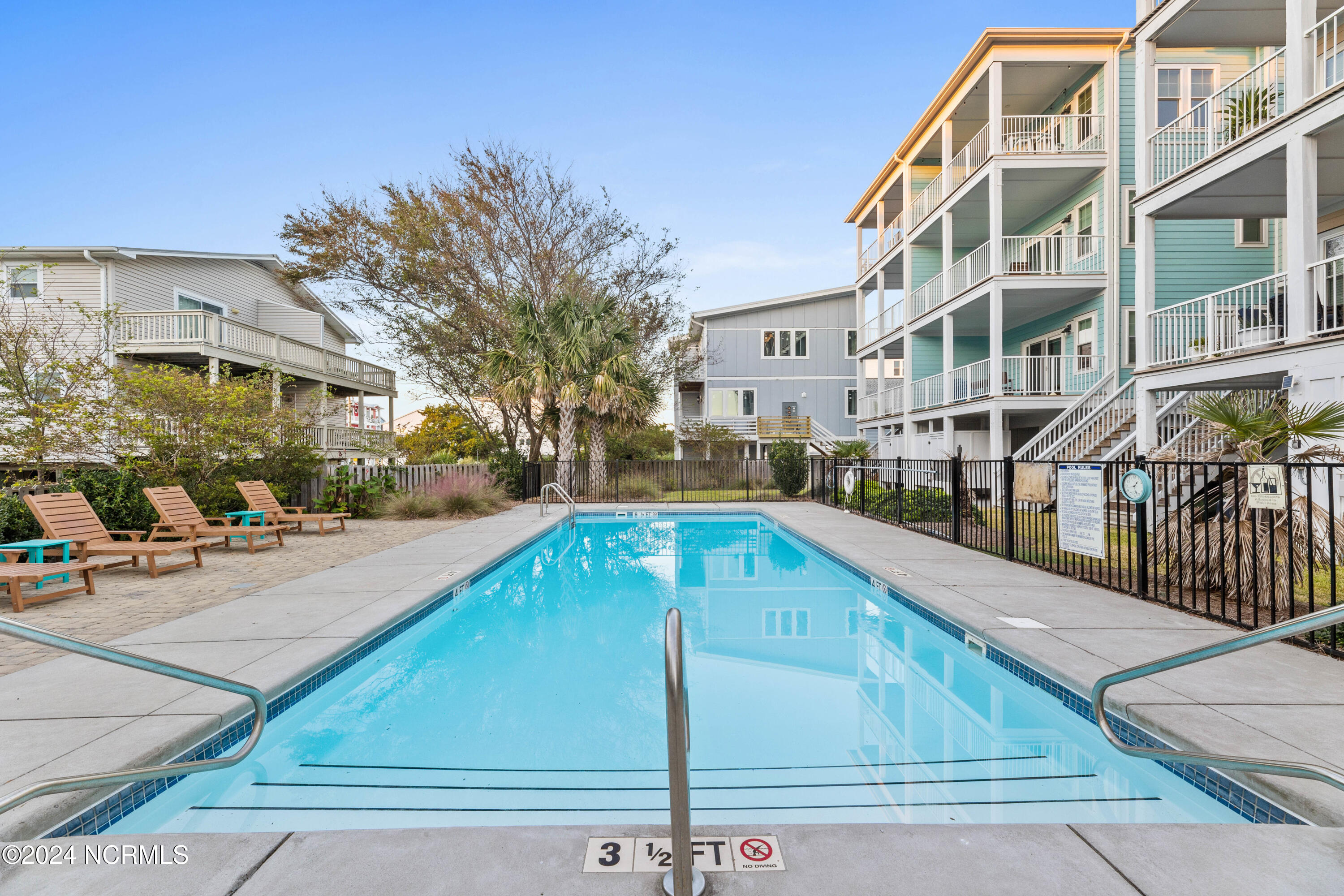 409 Carolina Beach Avenue N 2