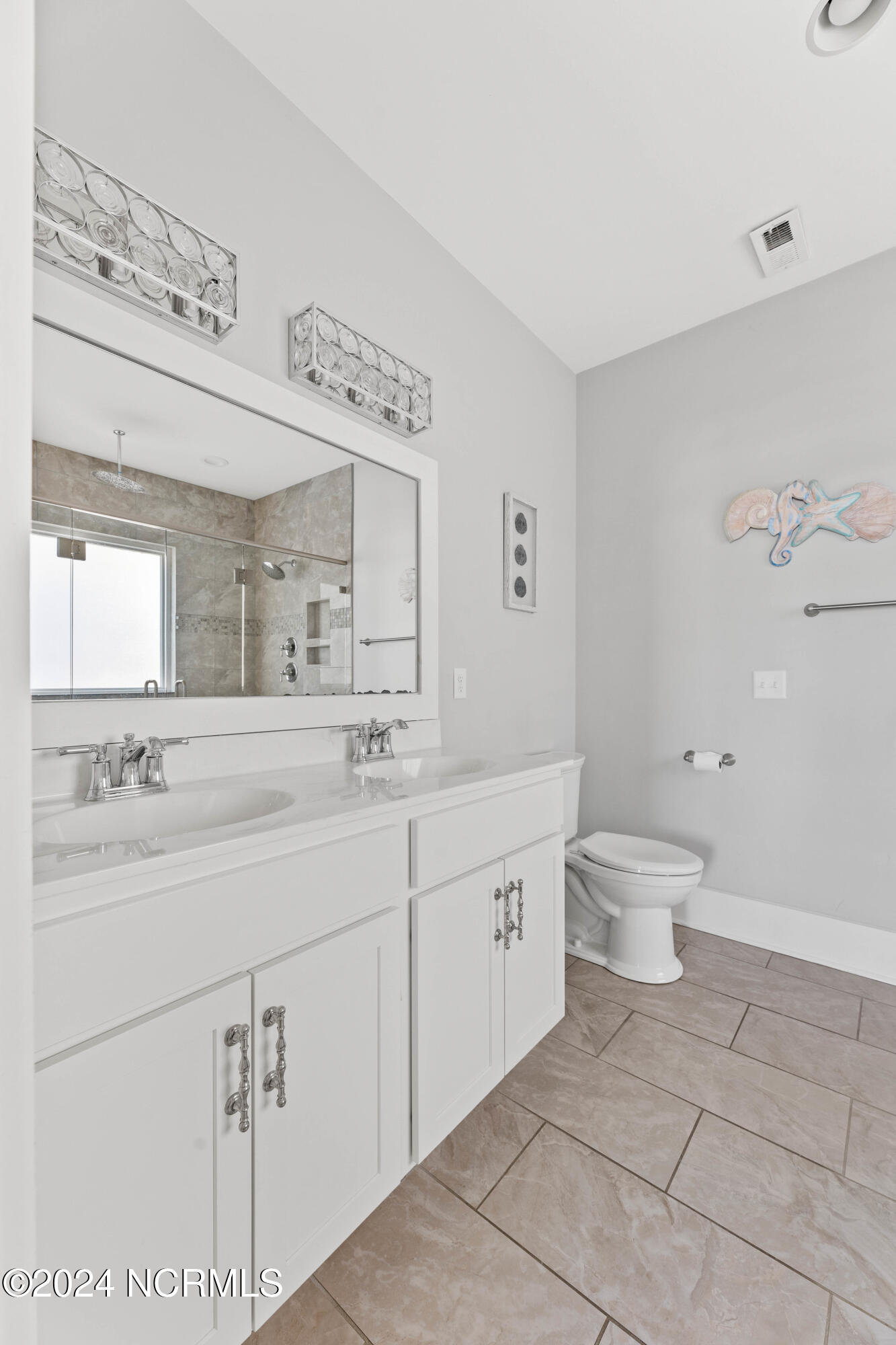 409 Carolina Beach Avenue N 2