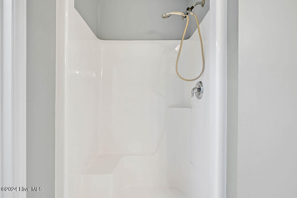 139 Woodford Road NE