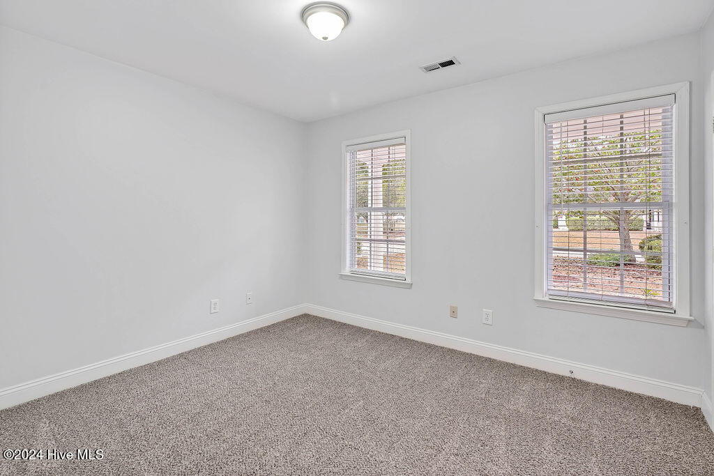 139 Woodford Road NE