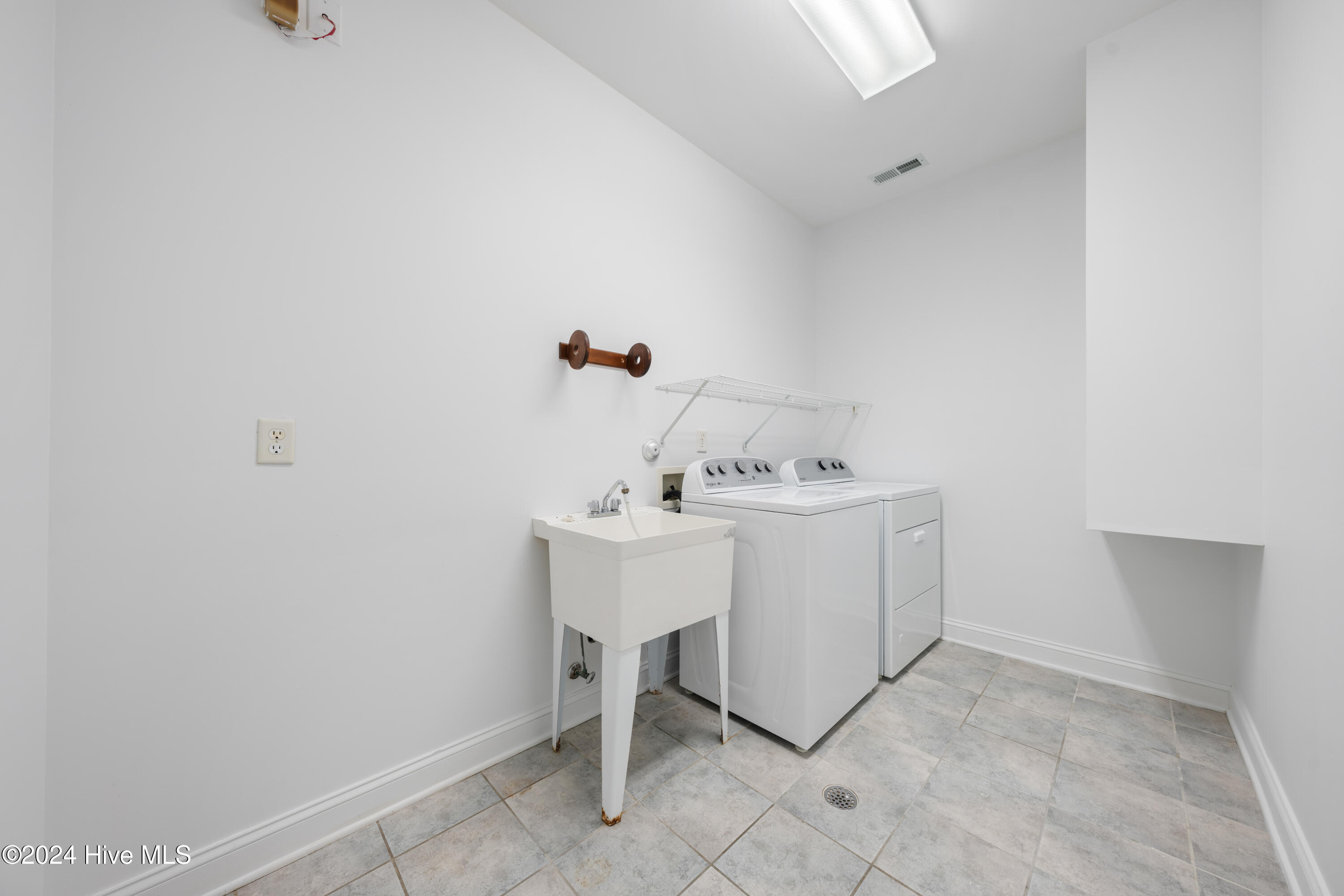 123 Lighthouse Drive