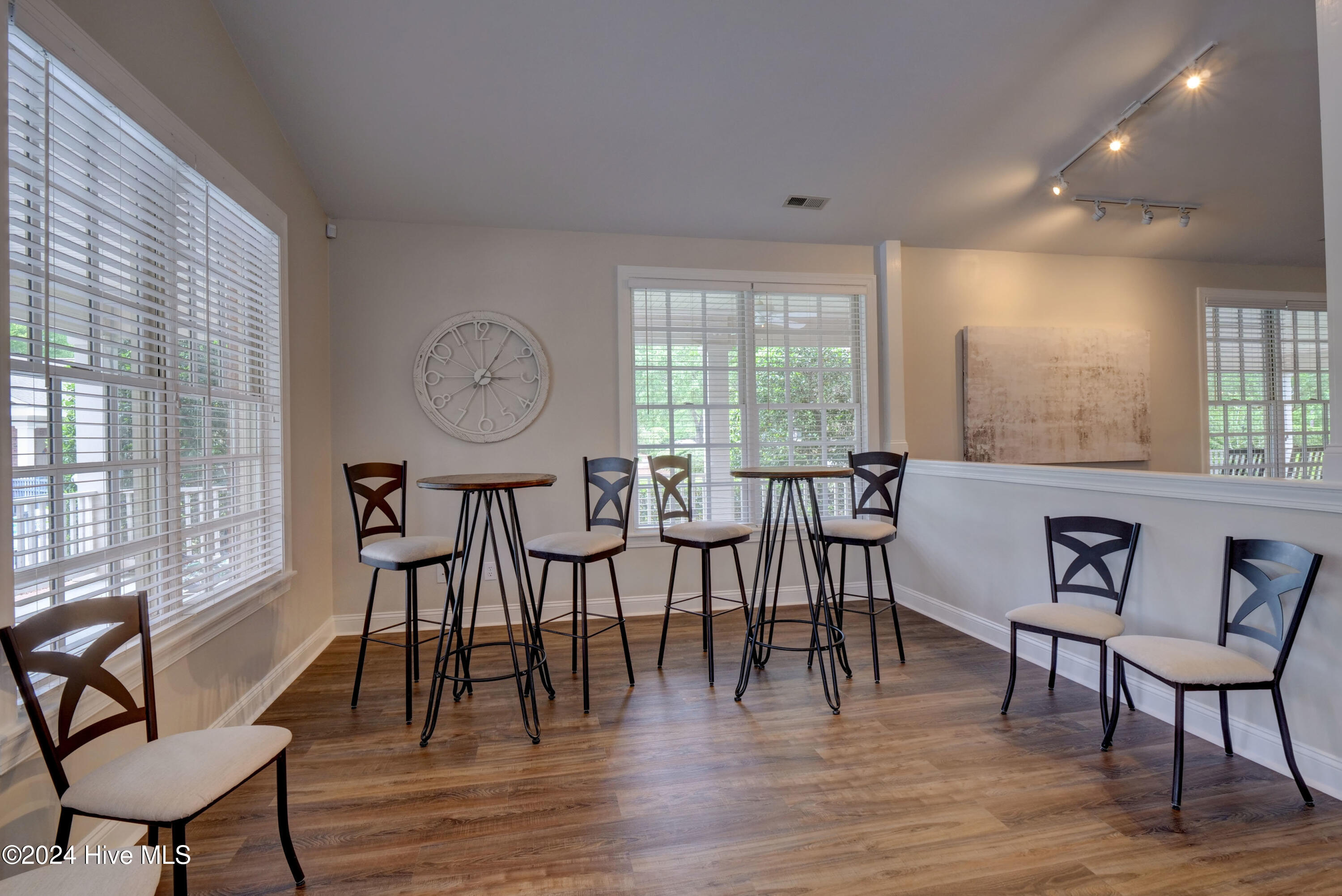 4217 Cravens Point Road