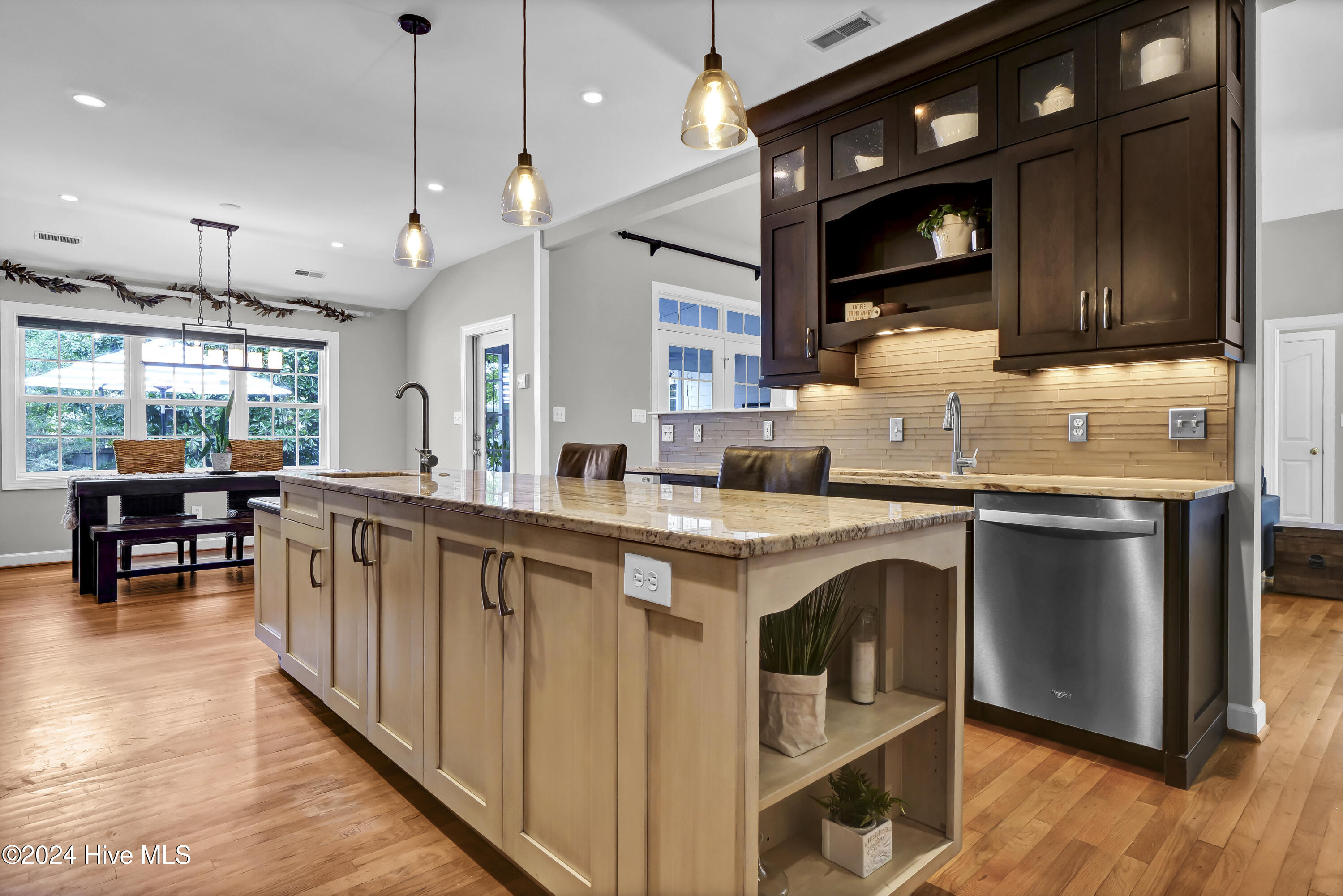 4217 Cravens Point Road