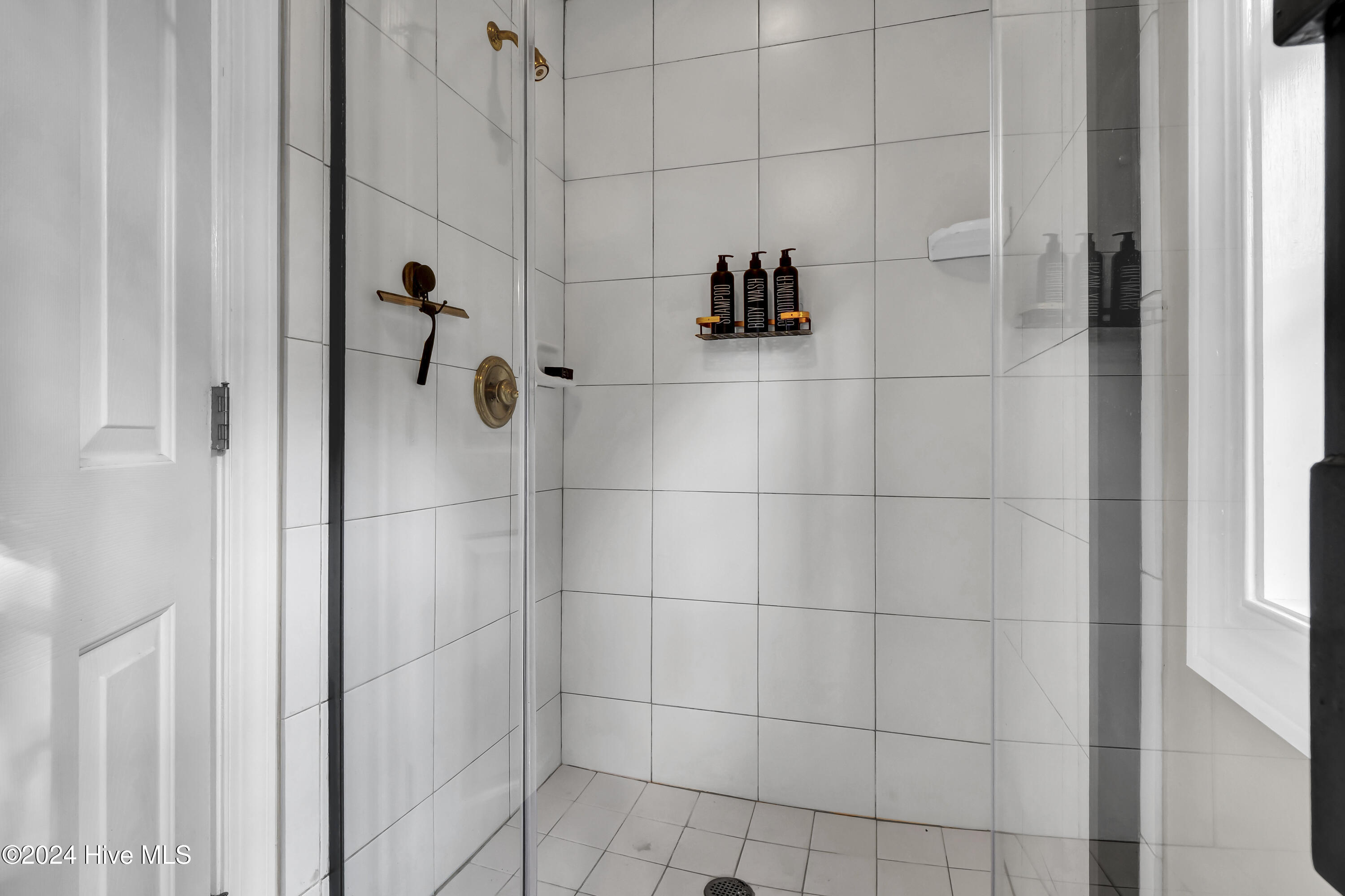 4217 Cravens Point Road