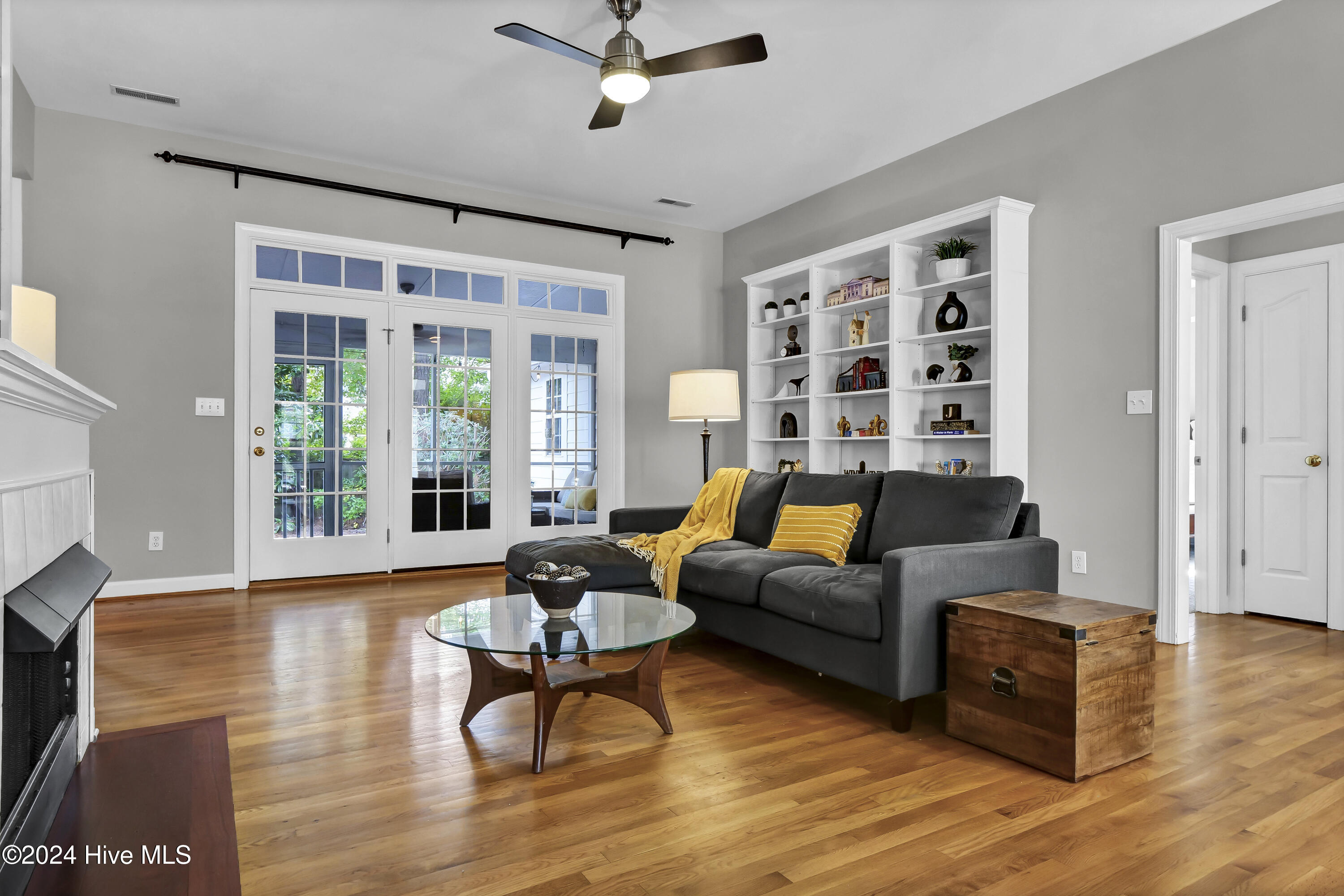 4217 Cravens Point Road