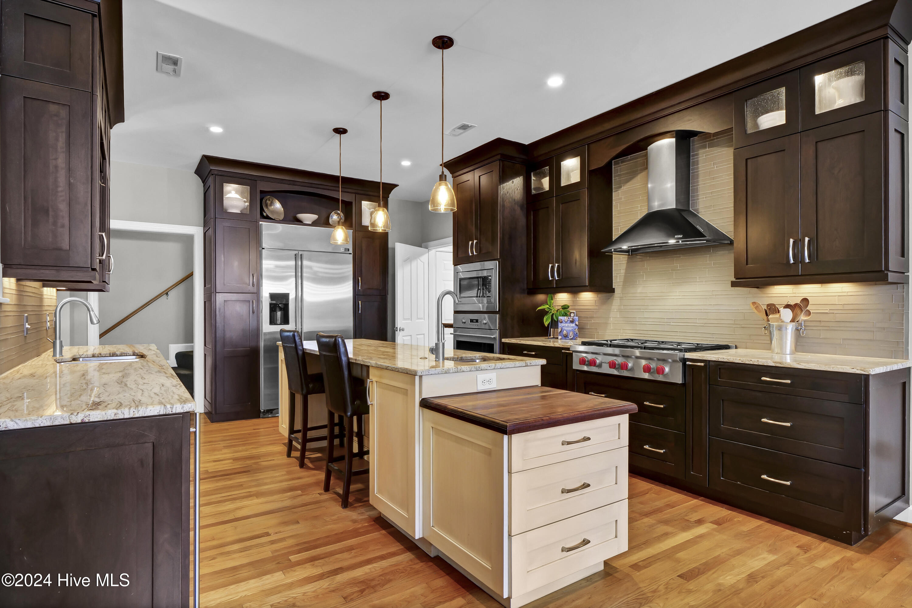 4217 Cravens Point Road