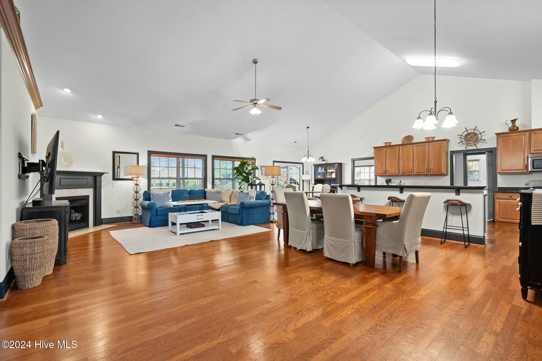 1028 West Cove Loop