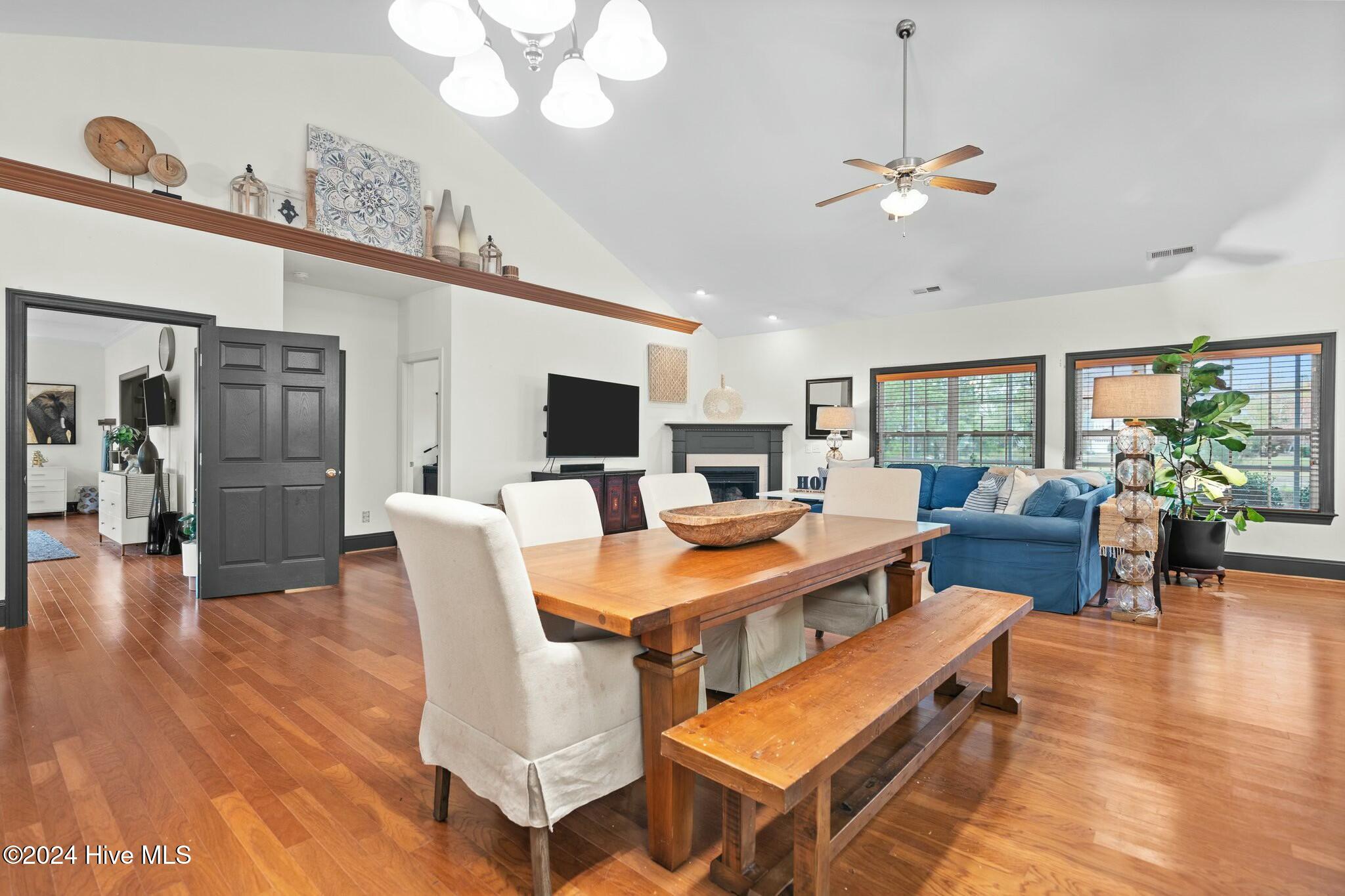 1028 West Cove Loop