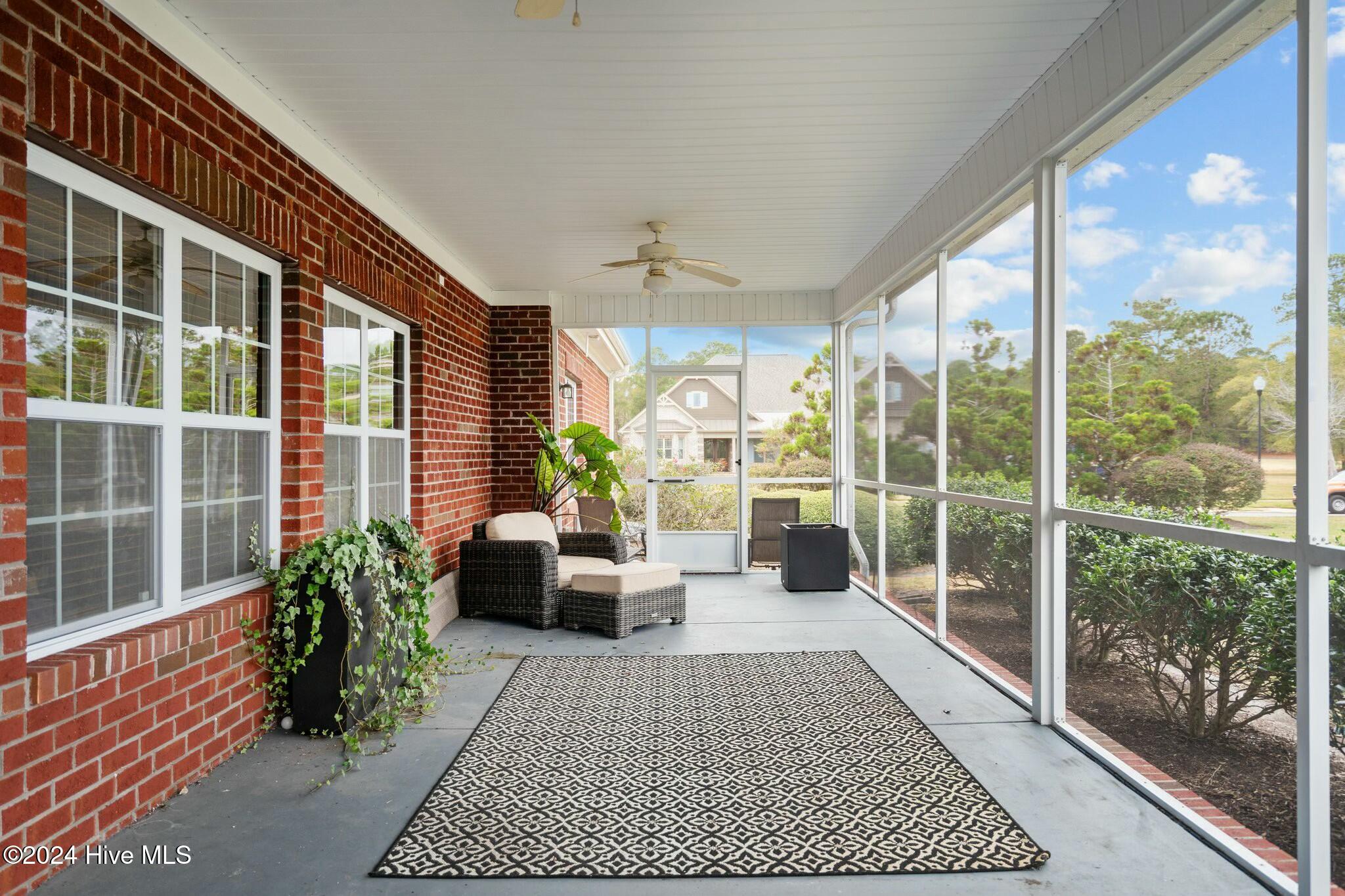 1028 West Cove Loop