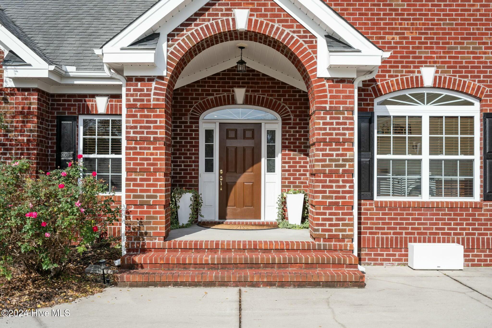 1028 West Cove Loop
