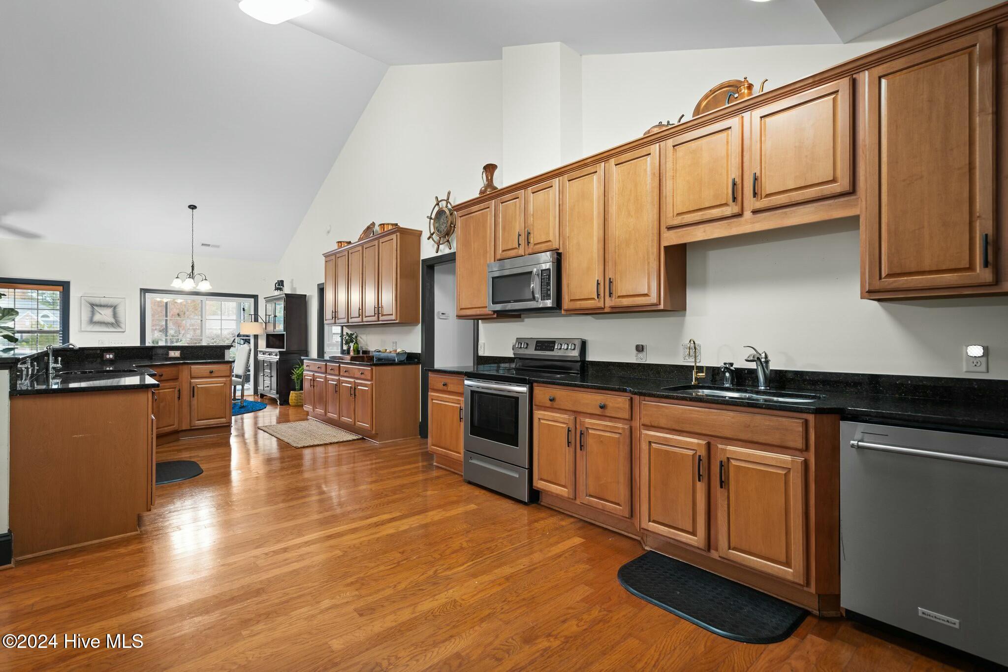 1028 West Cove Loop