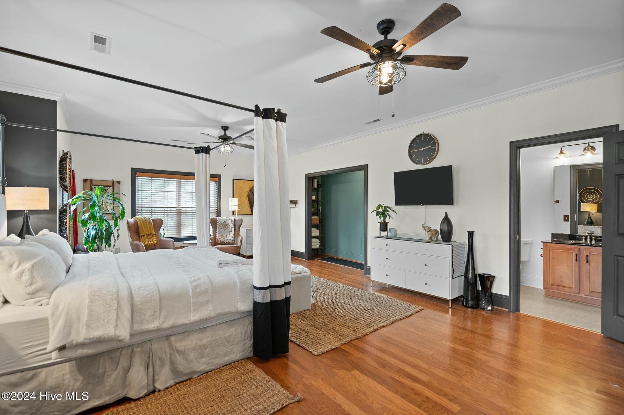 1028 West Cove Loop