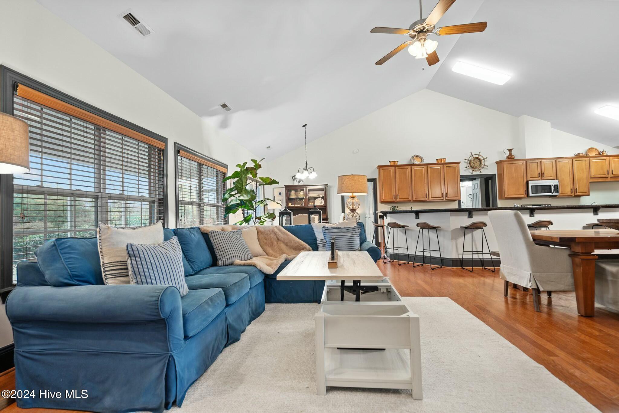 1028 West Cove Loop