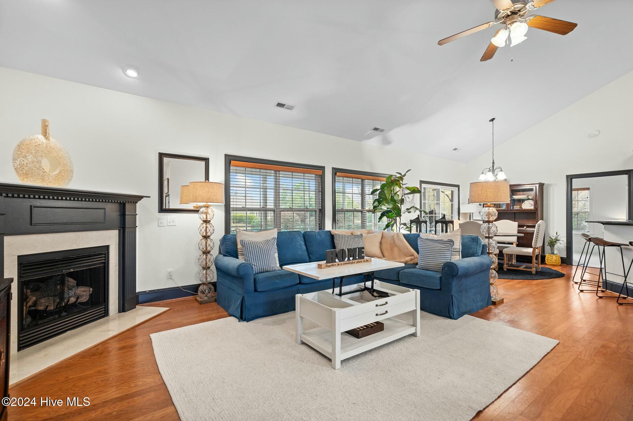 1028 West Cove Loop