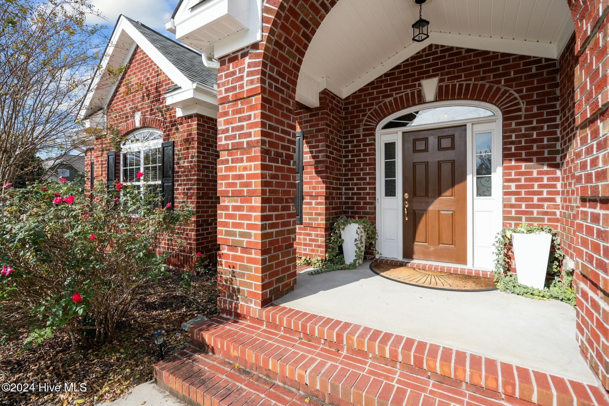 1028 West Cove Loop