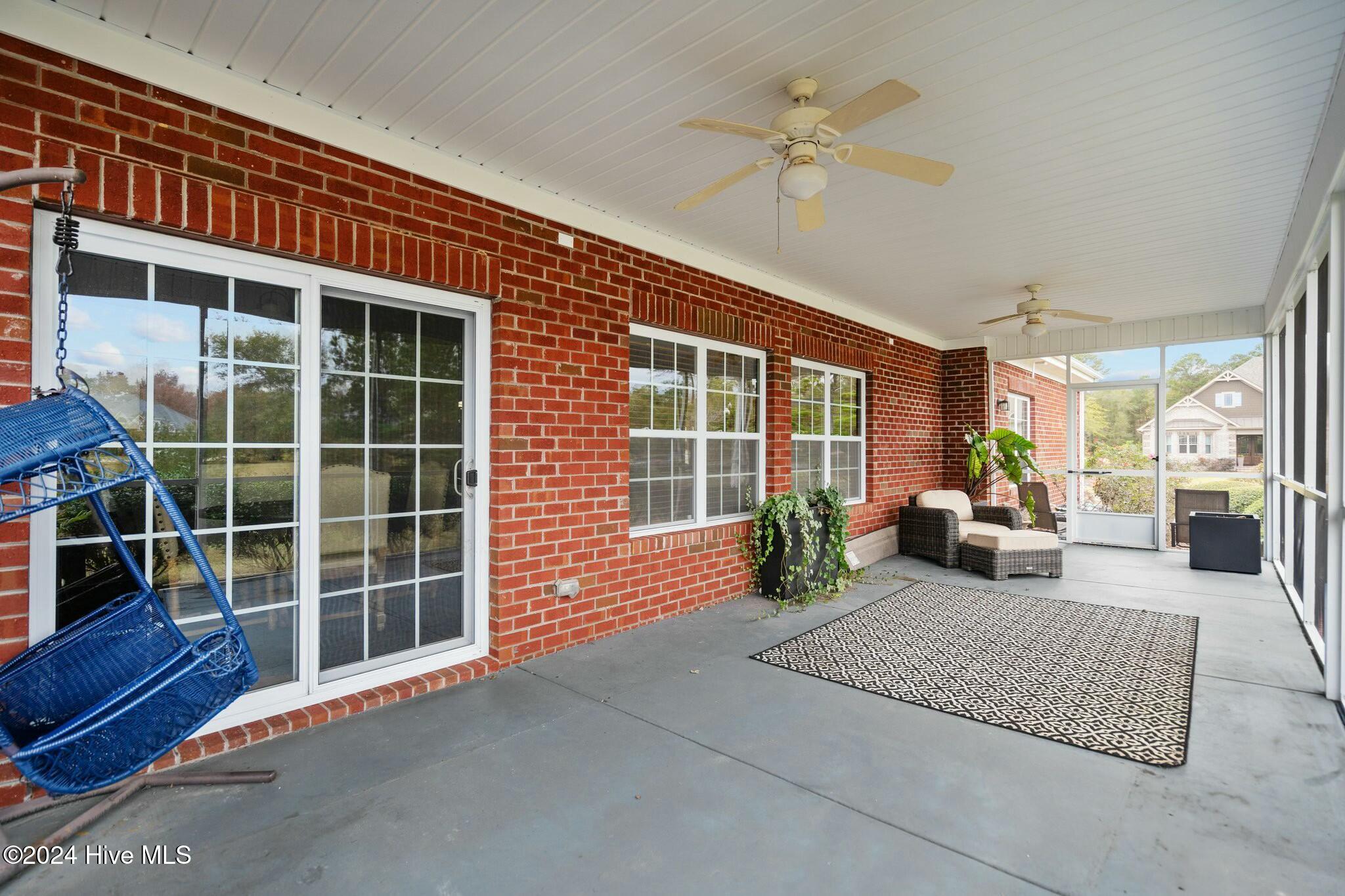1028 West Cove Loop