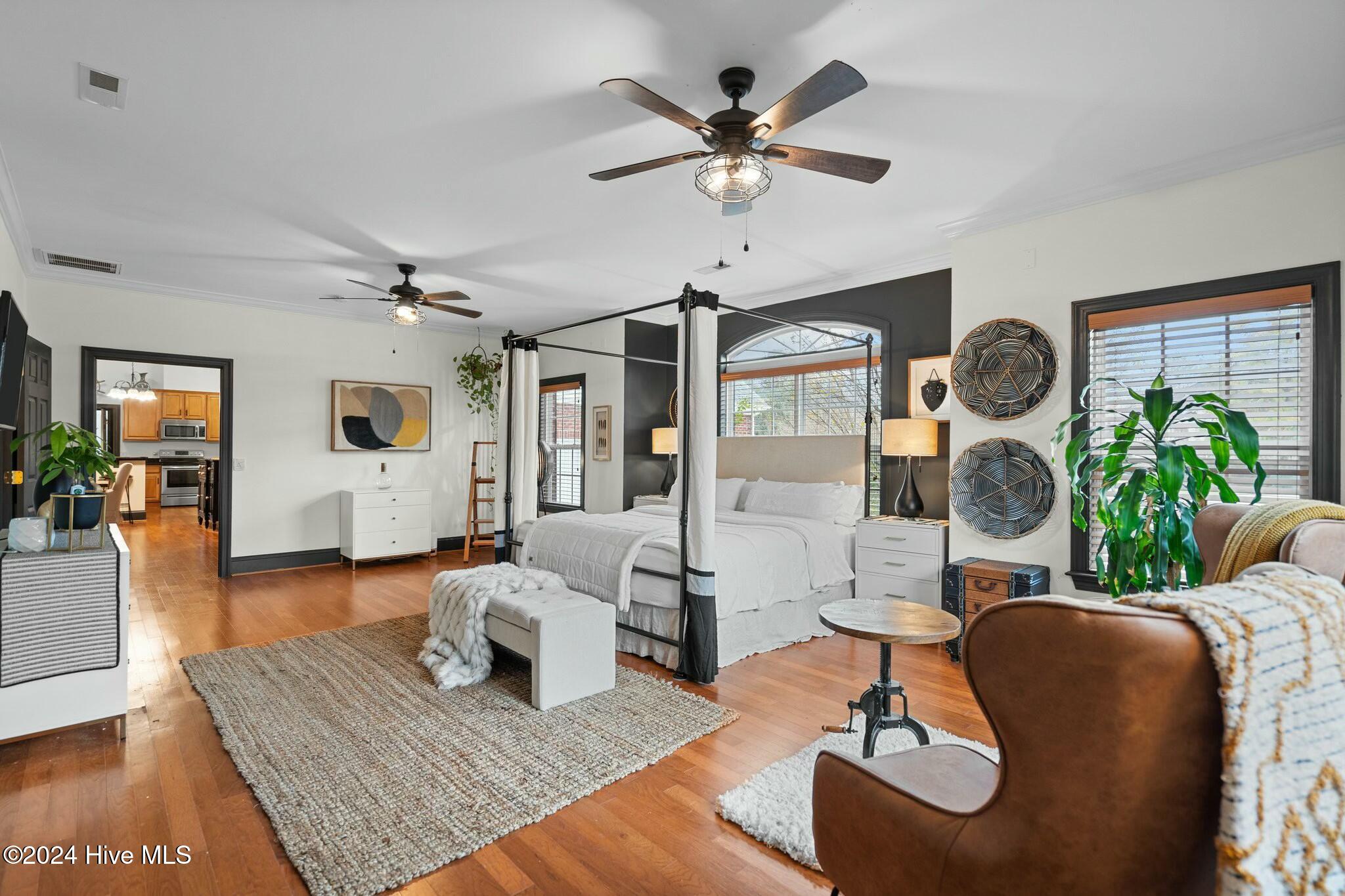 1028 West Cove Loop