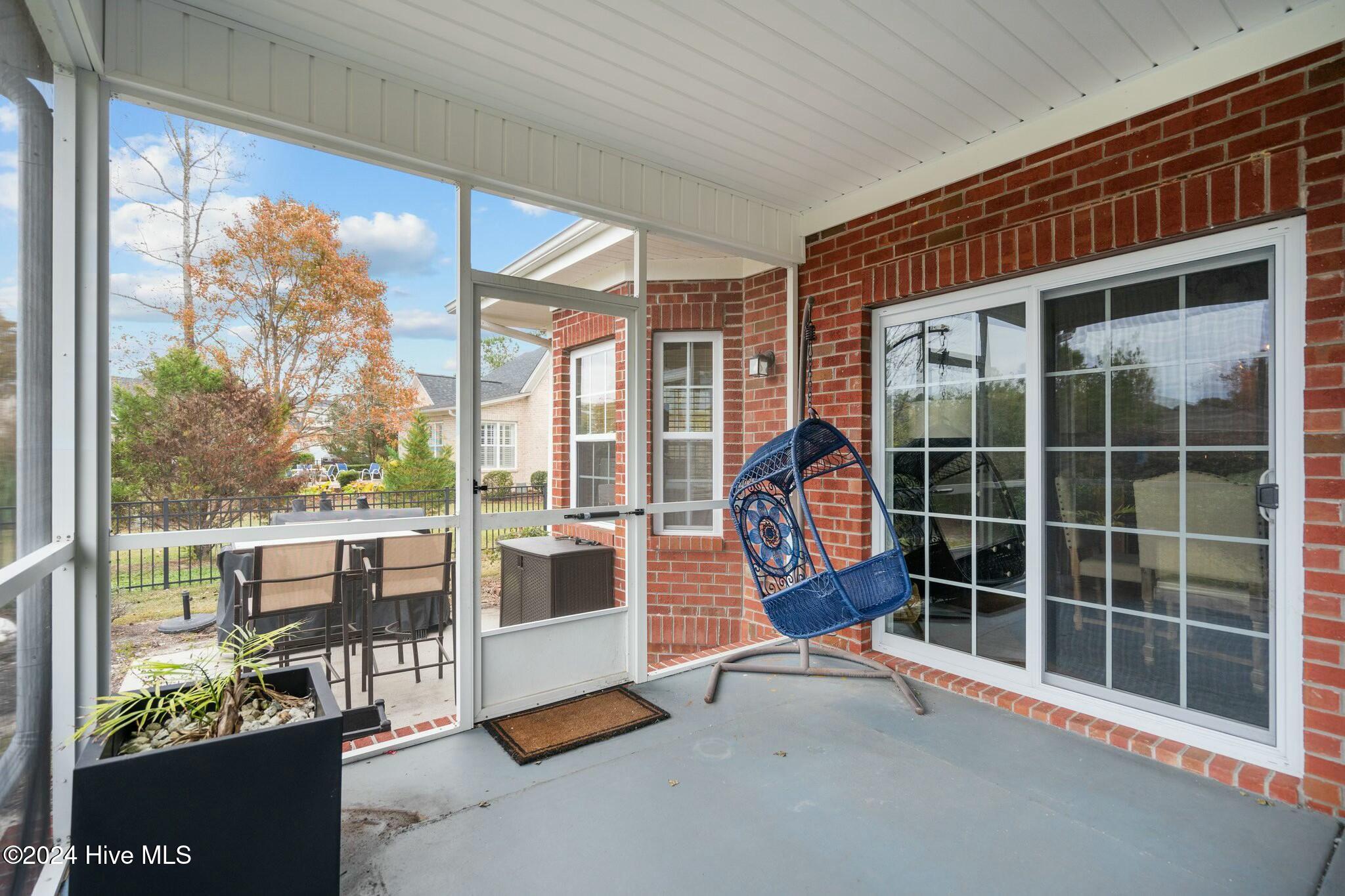 1028 West Cove Loop