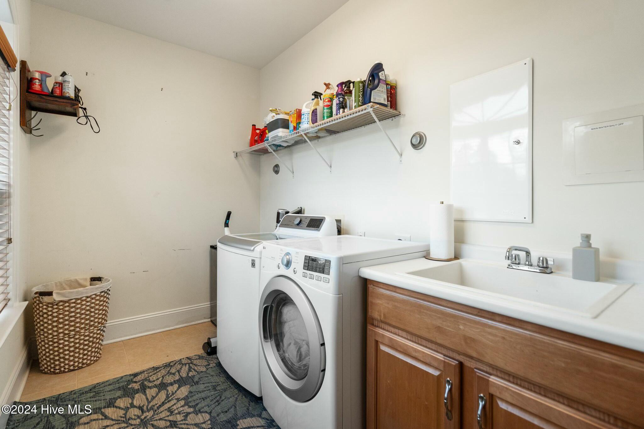 1028 West Cove Loop