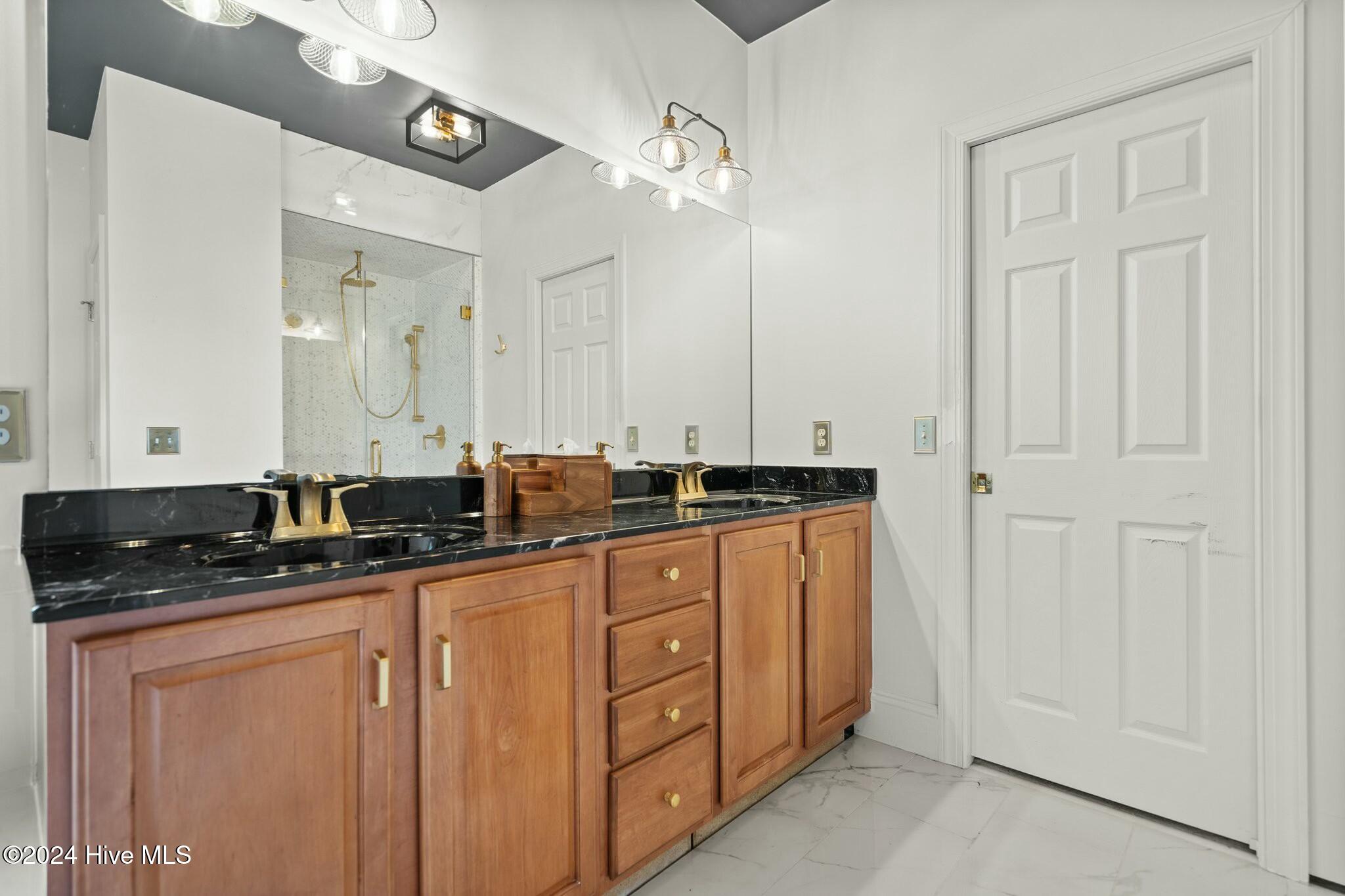1028 West Cove Loop