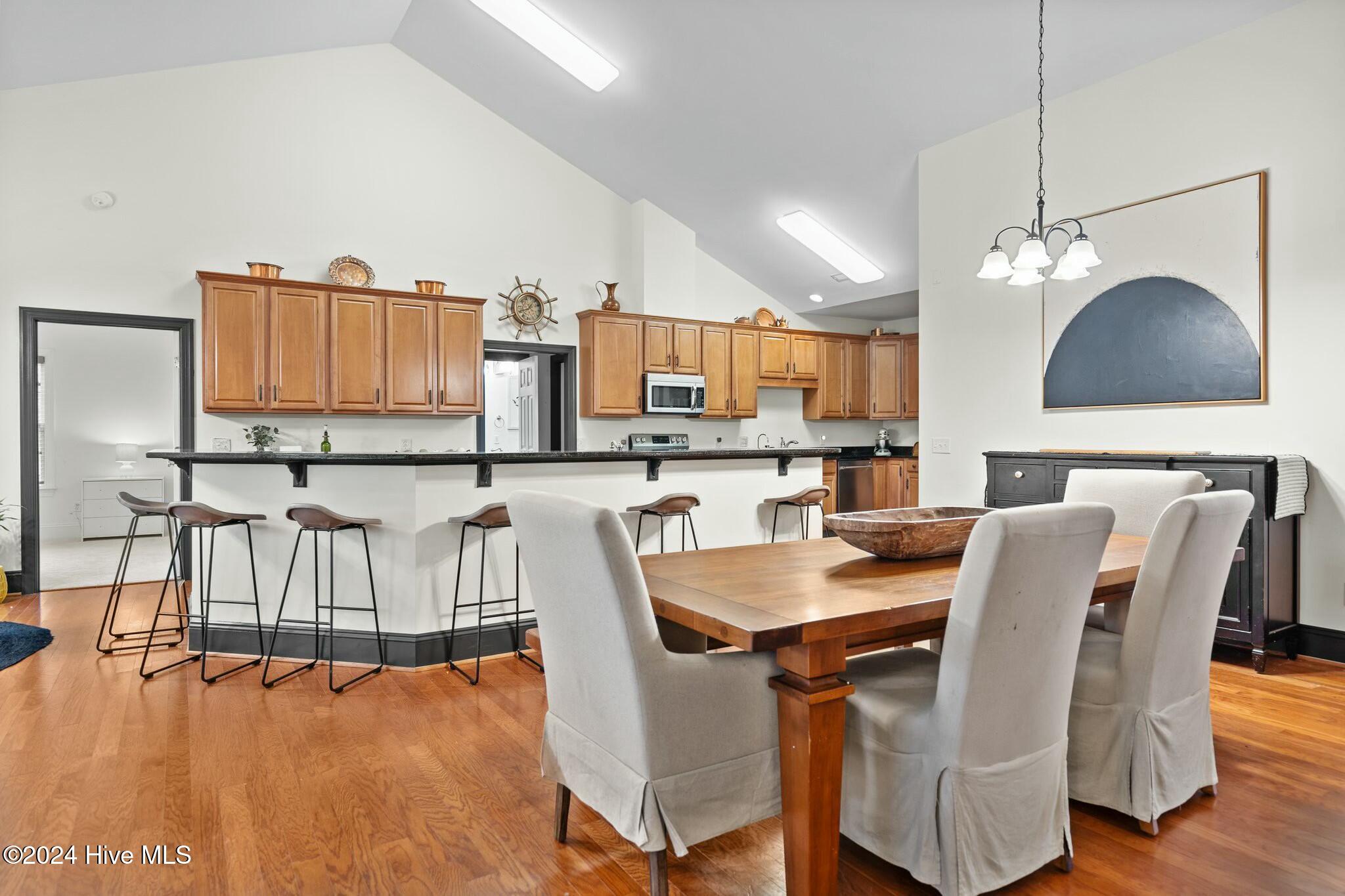 1028 West Cove Loop