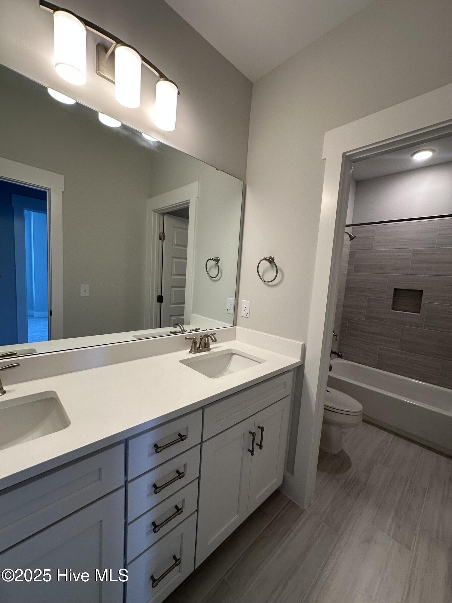 4002 Watersail Drive 114