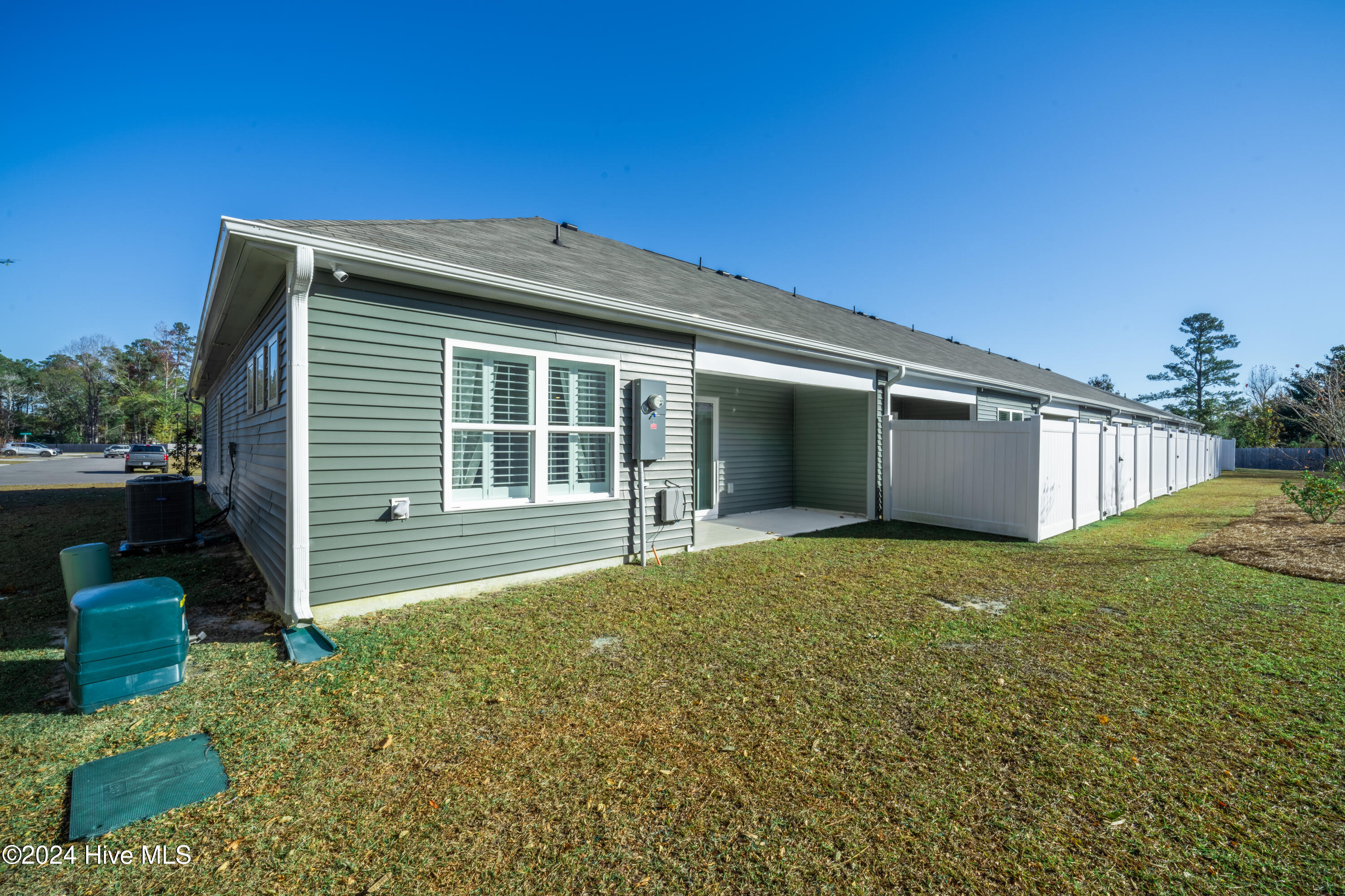 2125 Southern Bayberry Lane