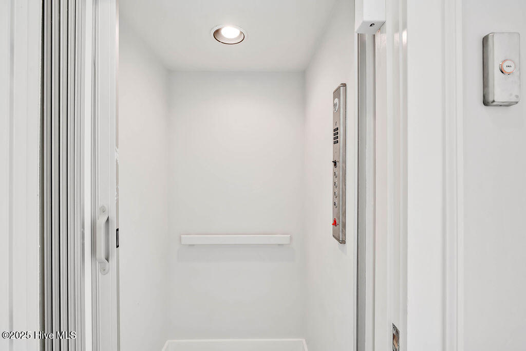 7733 Dunewalk Court
